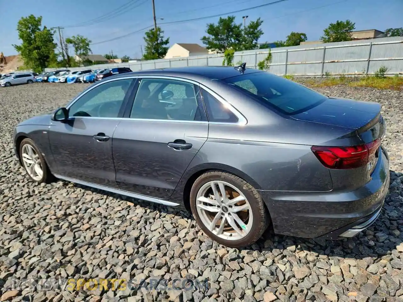 2 fotografías del automóvil dañado WAUDAAF4XRN002334 AUDI A4 2024