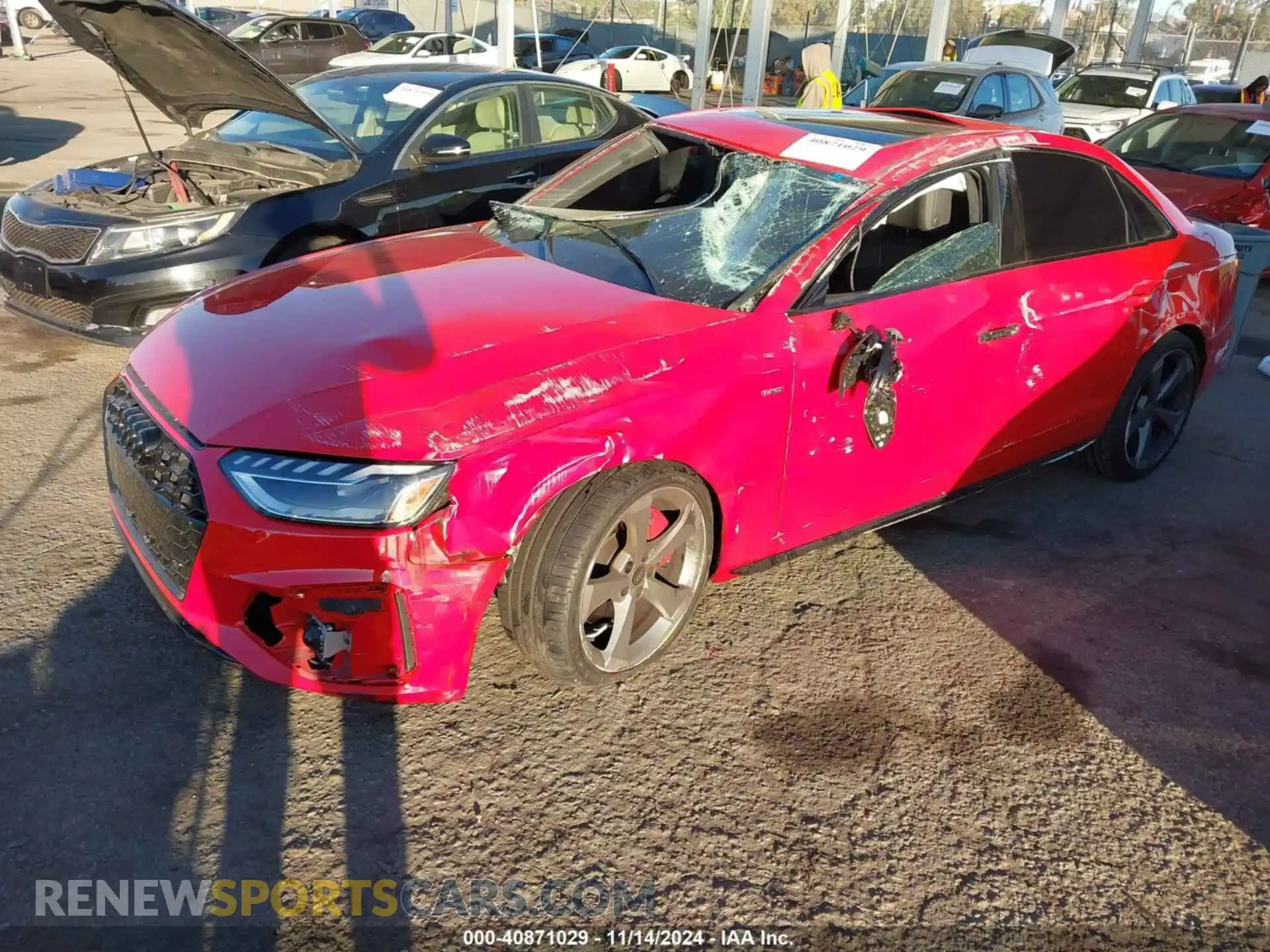 2 fotografías del automóvil dañado WAUEAAF40RN005277 AUDI A4 2024