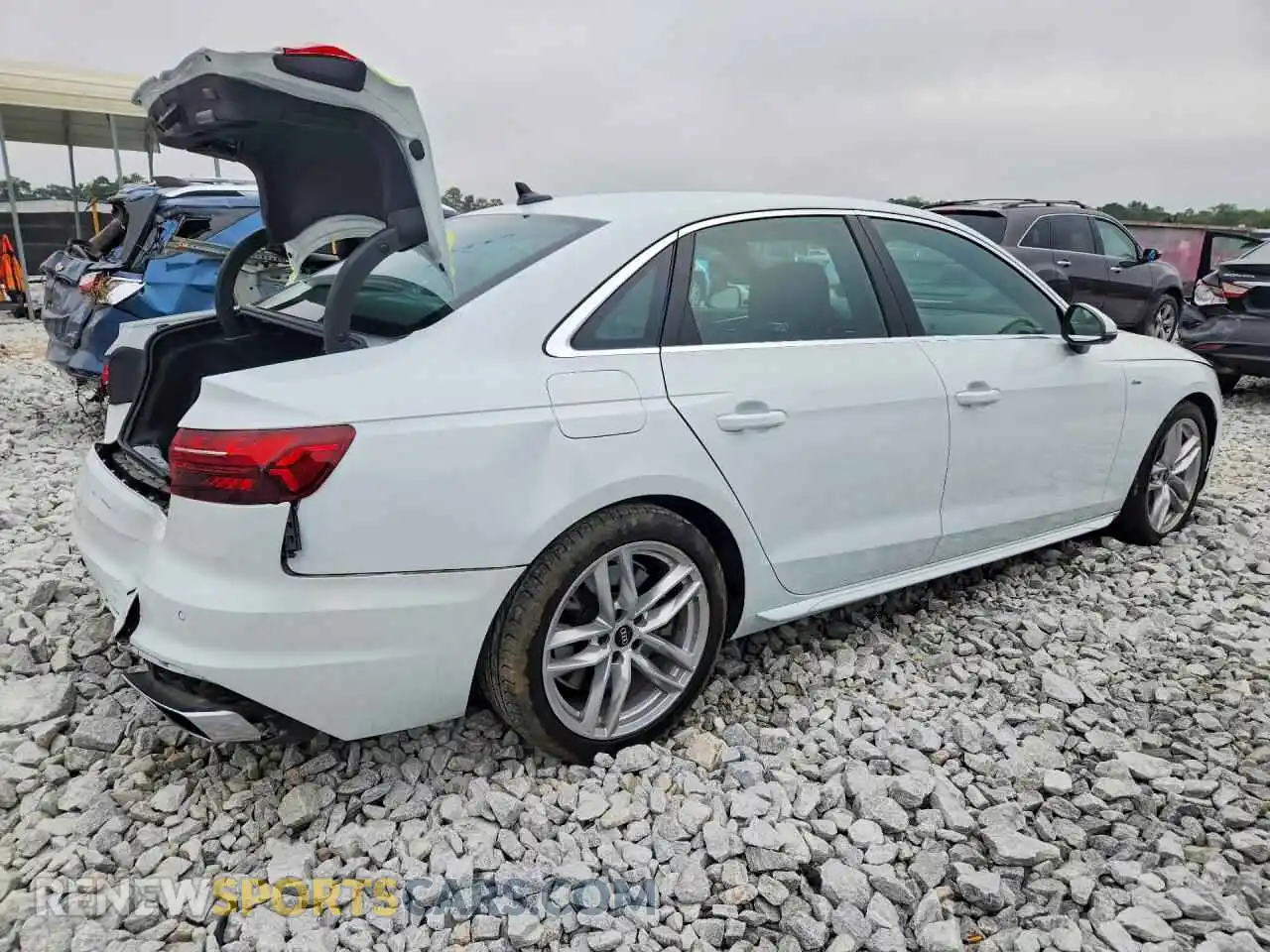 3 fotografías del automóvil dañado WAUEAAF48RN004362 AUDI A4 2024