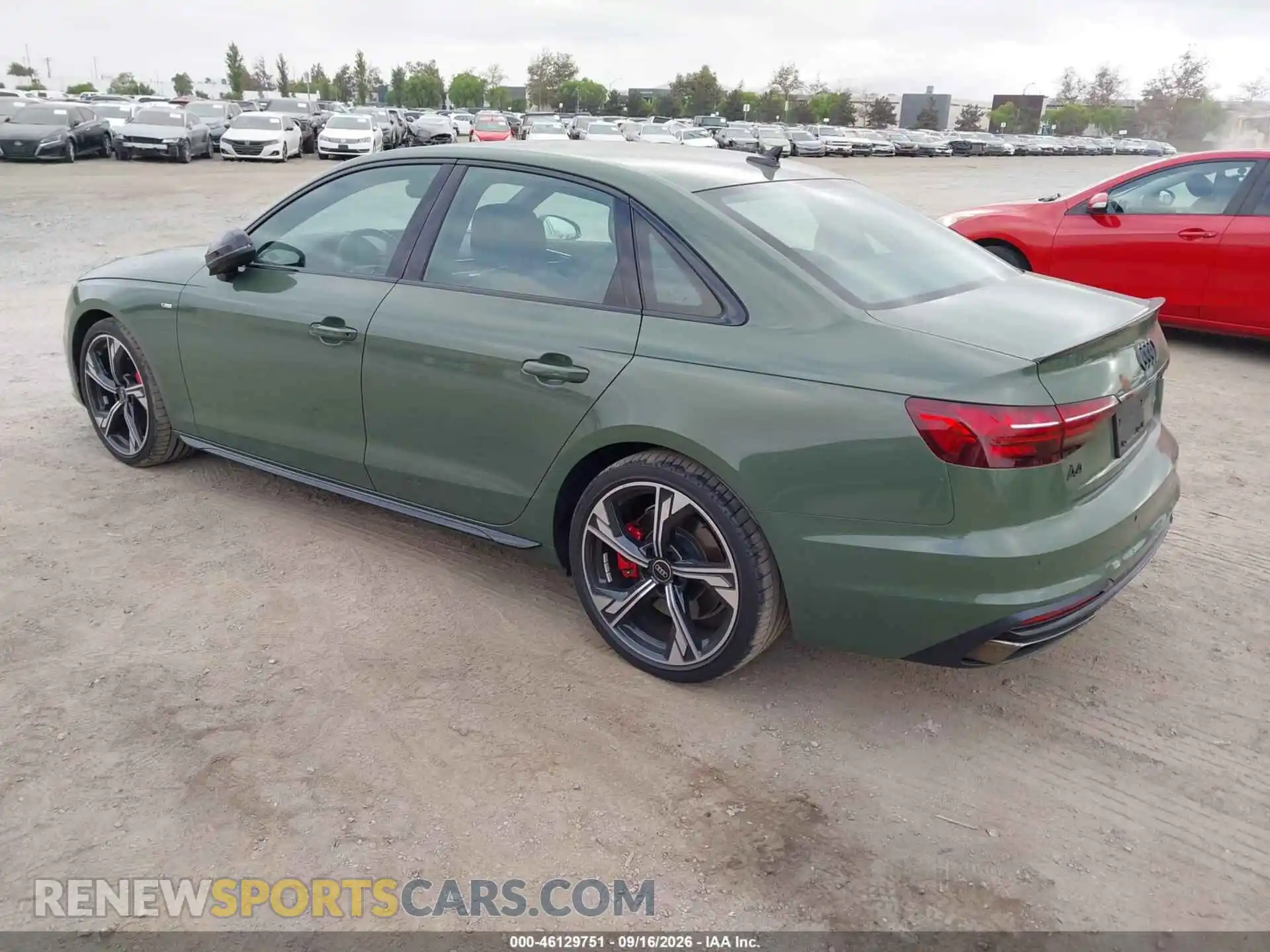 3 fotografías del automóvil dañado WAUEAAF44SA002346 AUDI A4 2025