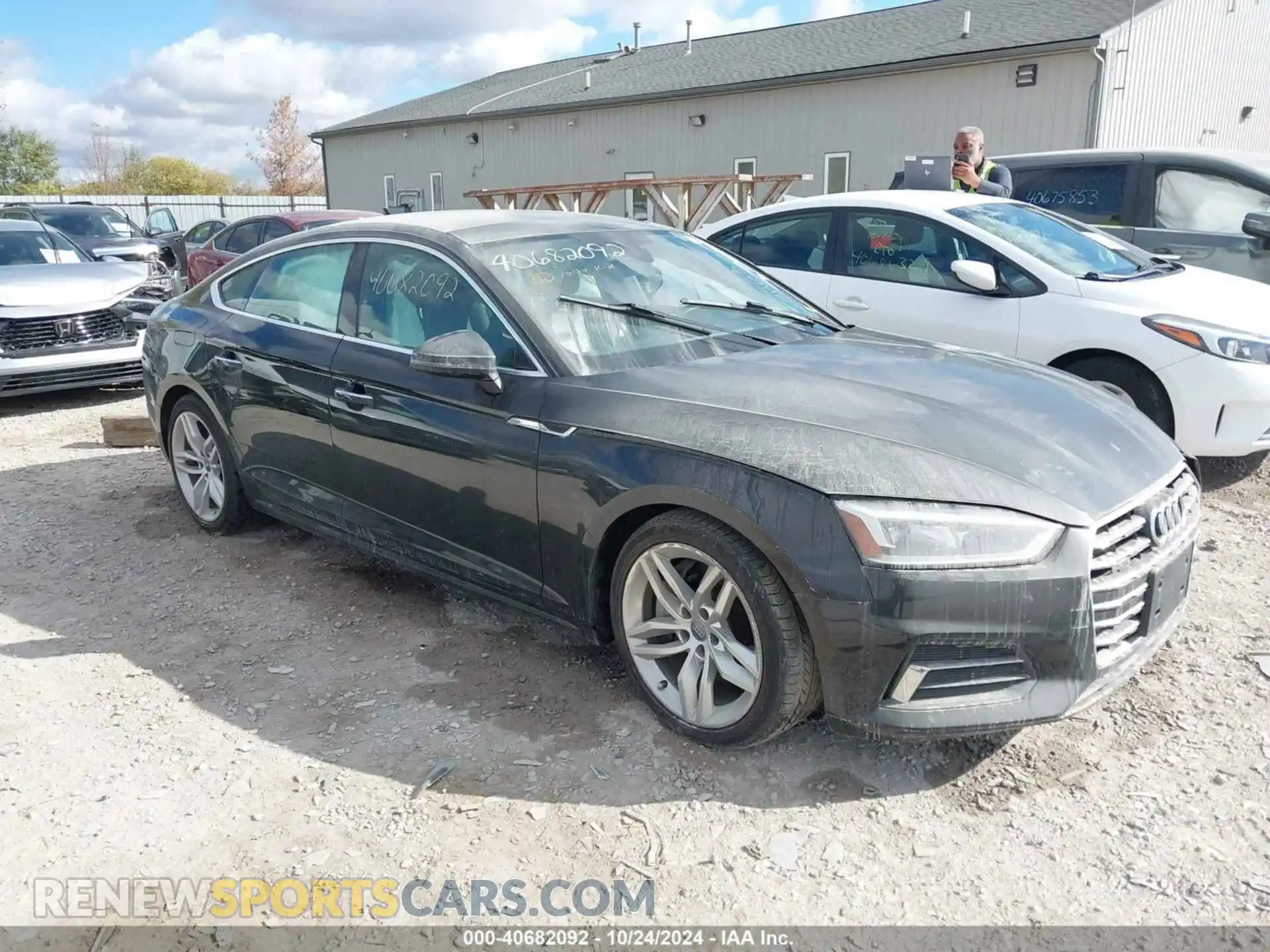 1 Photograph of a damaged car WAUANCF56KA063463 AUDI A5 2019