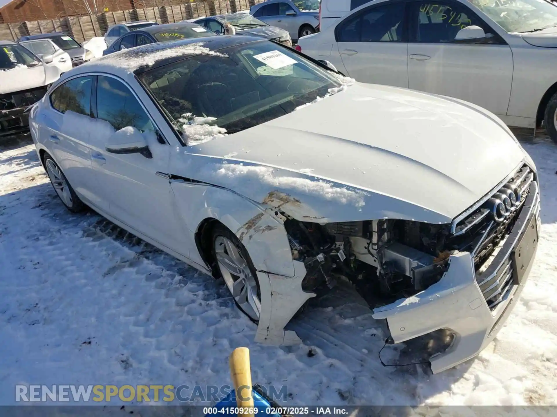 1 Фотография поврежденного автомобиля WAUBNCF50KA079131 AUDI A5 2019