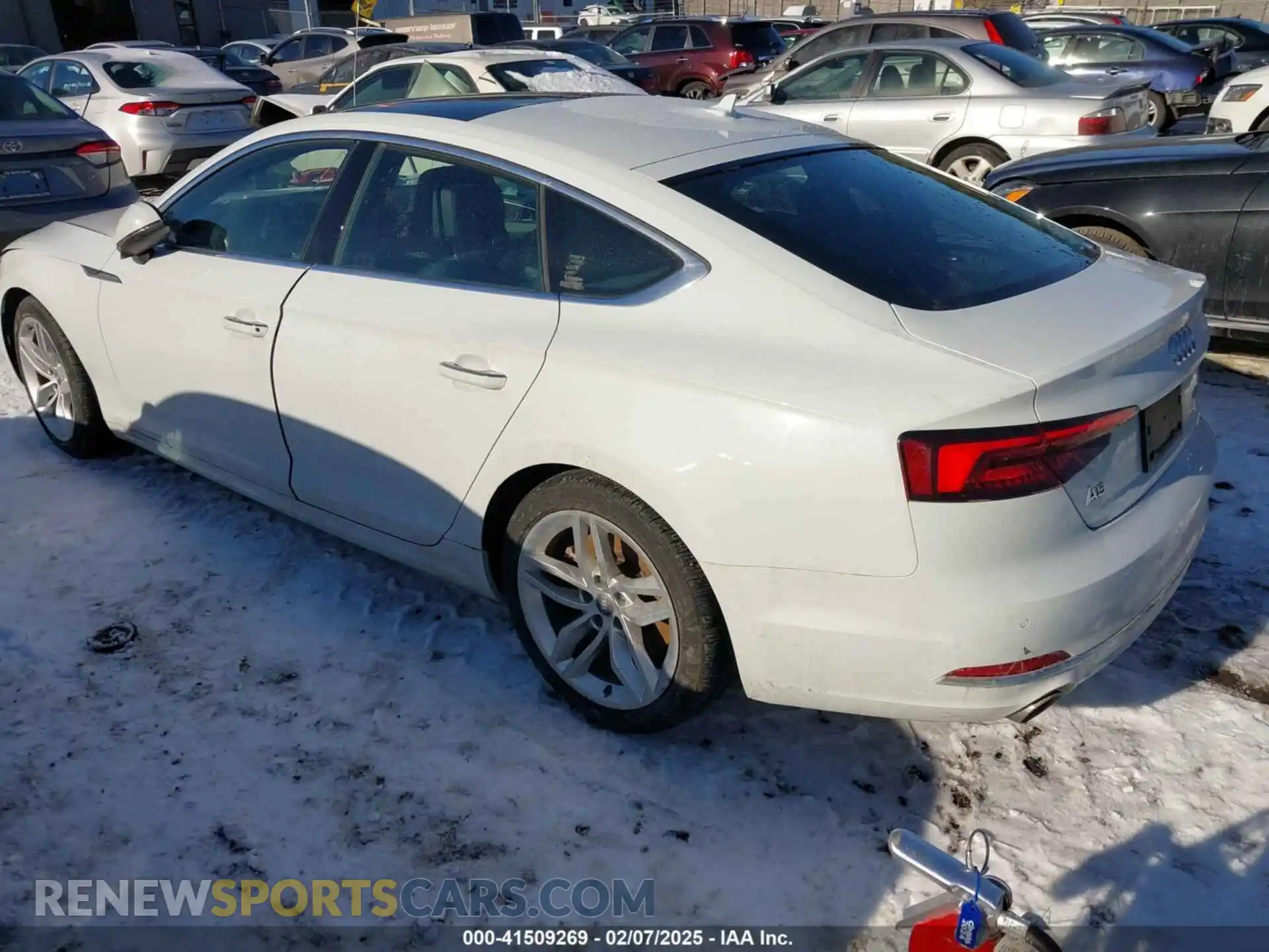 3 Фотография поврежденного автомобиля WAUBNCF50KA079131 AUDI A5 2019