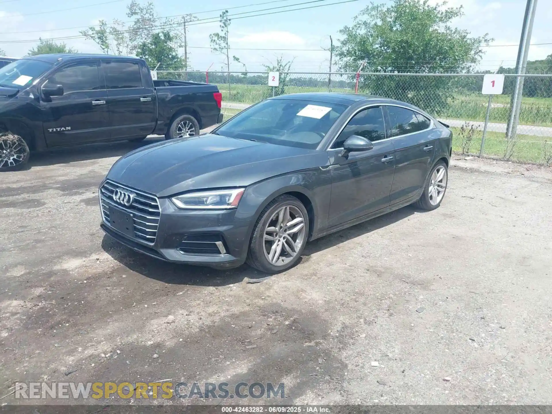 2 Фотография поврежденного автомобиля WAUBNCF56KA018091 AUDI A5 2019