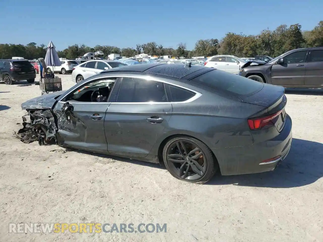 2 fotografías del automóvil dañado WAUBNCF5XKA092808 AUDI A5 2019