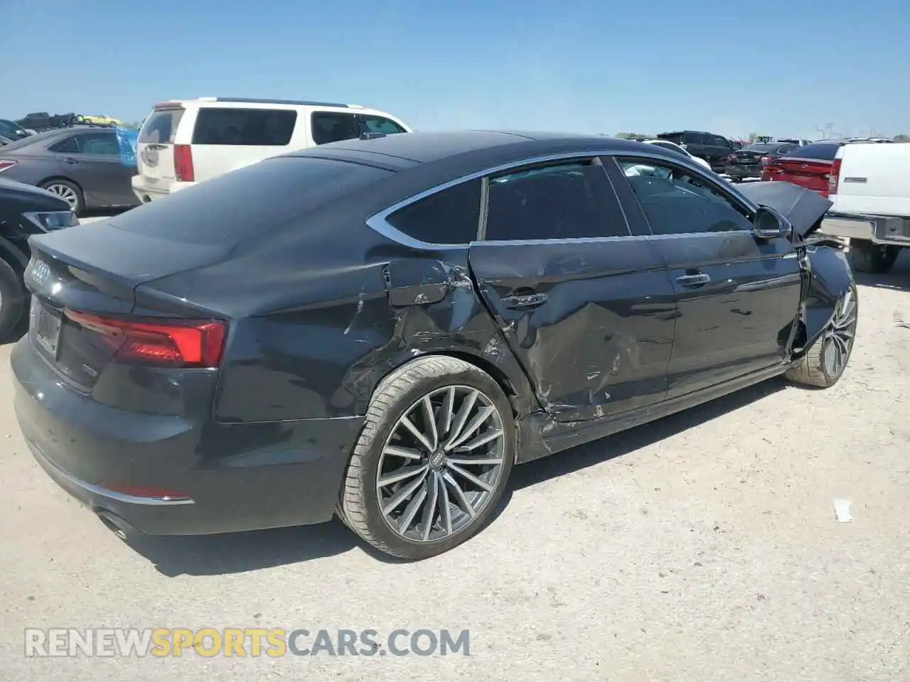3 Фотография поврежденного автомобиля WAUCNCF53KA007800 AUDI A5 2019