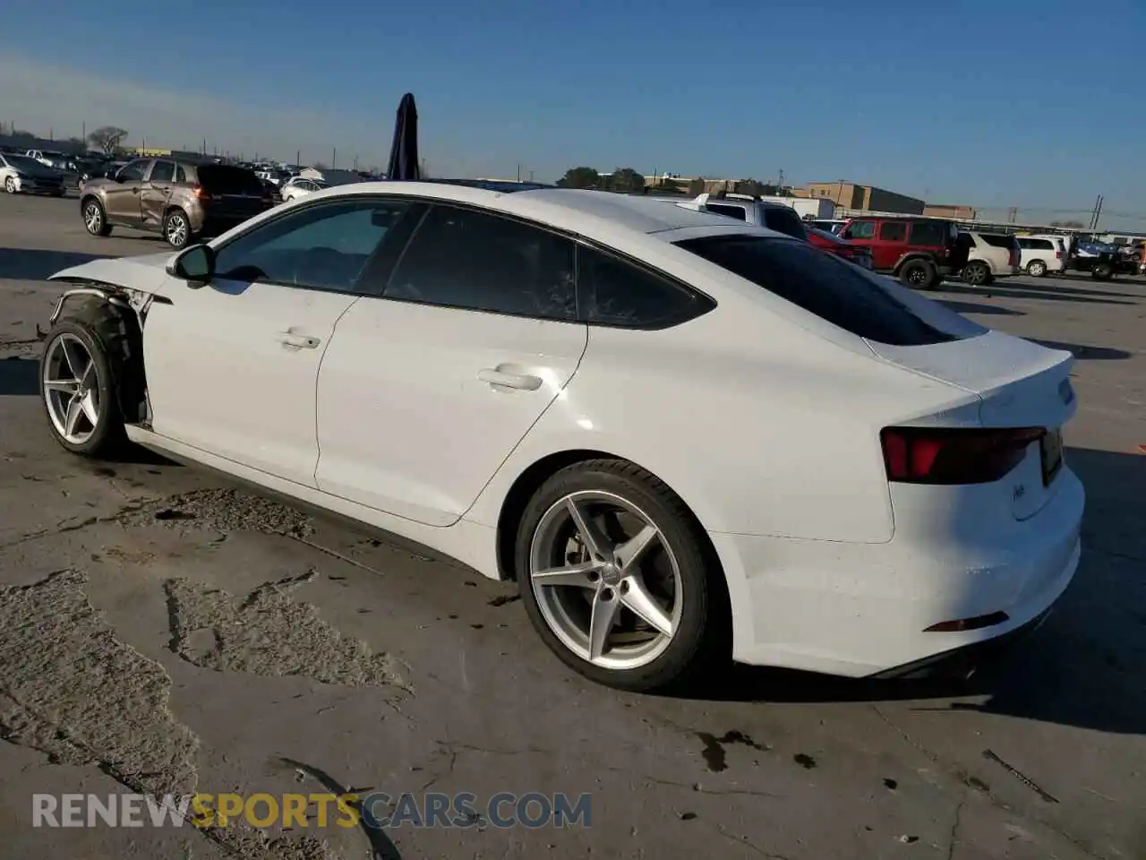 2 Фотография поврежденного автомобиля WAUDNCF51KA100030 AUDI A5 2019