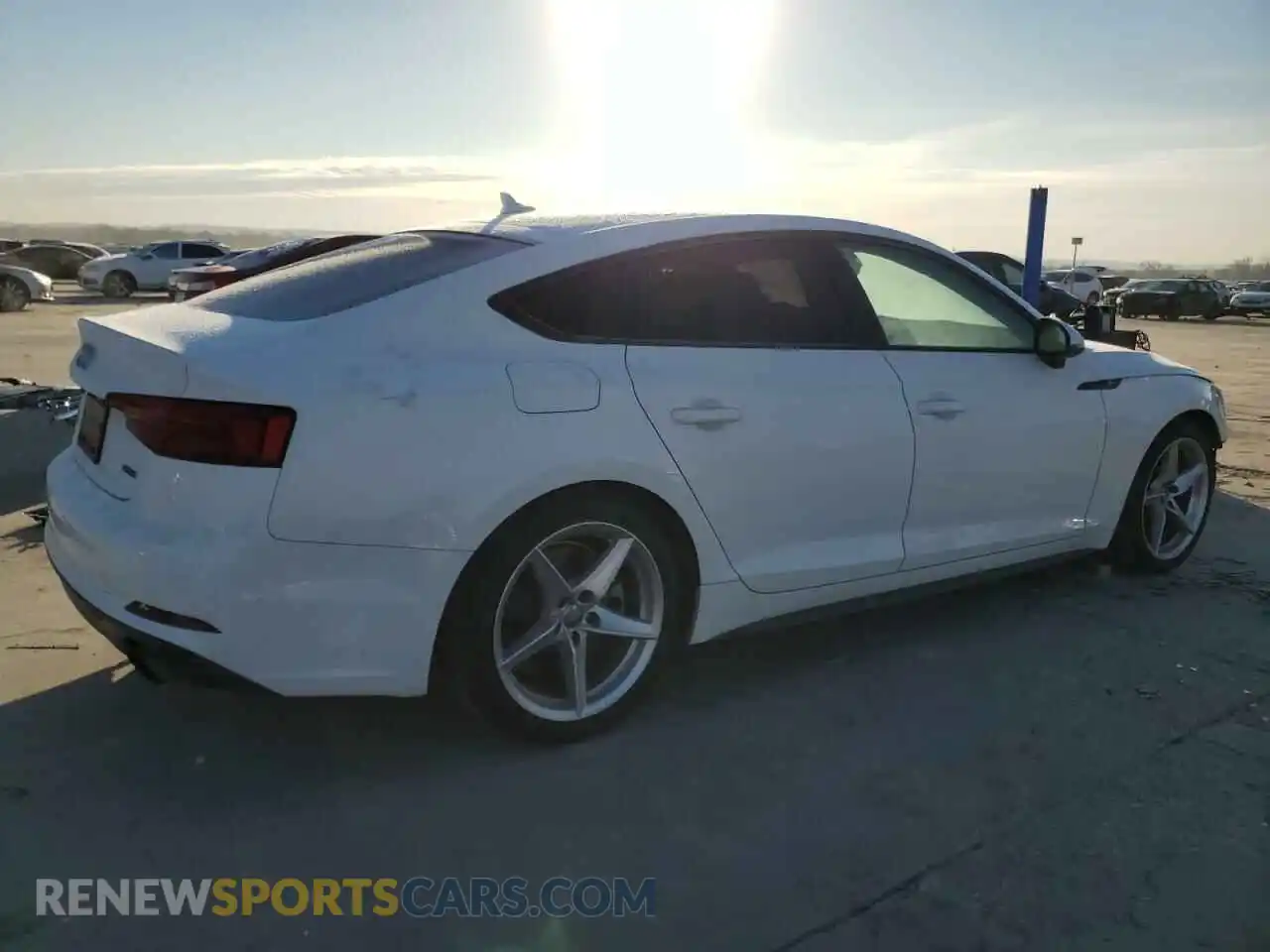 3 Фотография поврежденного автомобиля WAUDNCF51KA100030 AUDI A5 2019