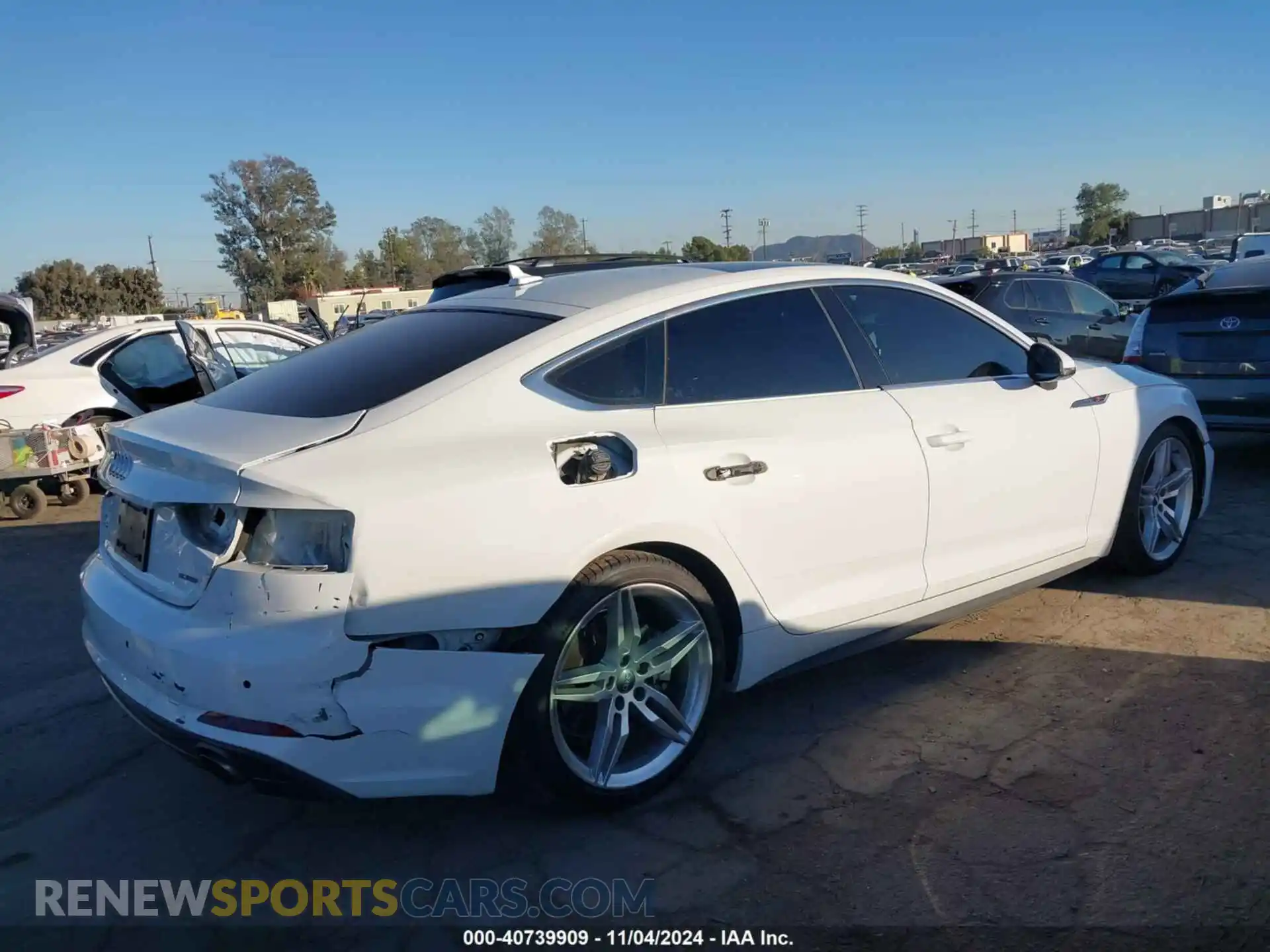 3 fotografías del automóvil dañado WAUENCF55KA091952 AUDI A5 2019
