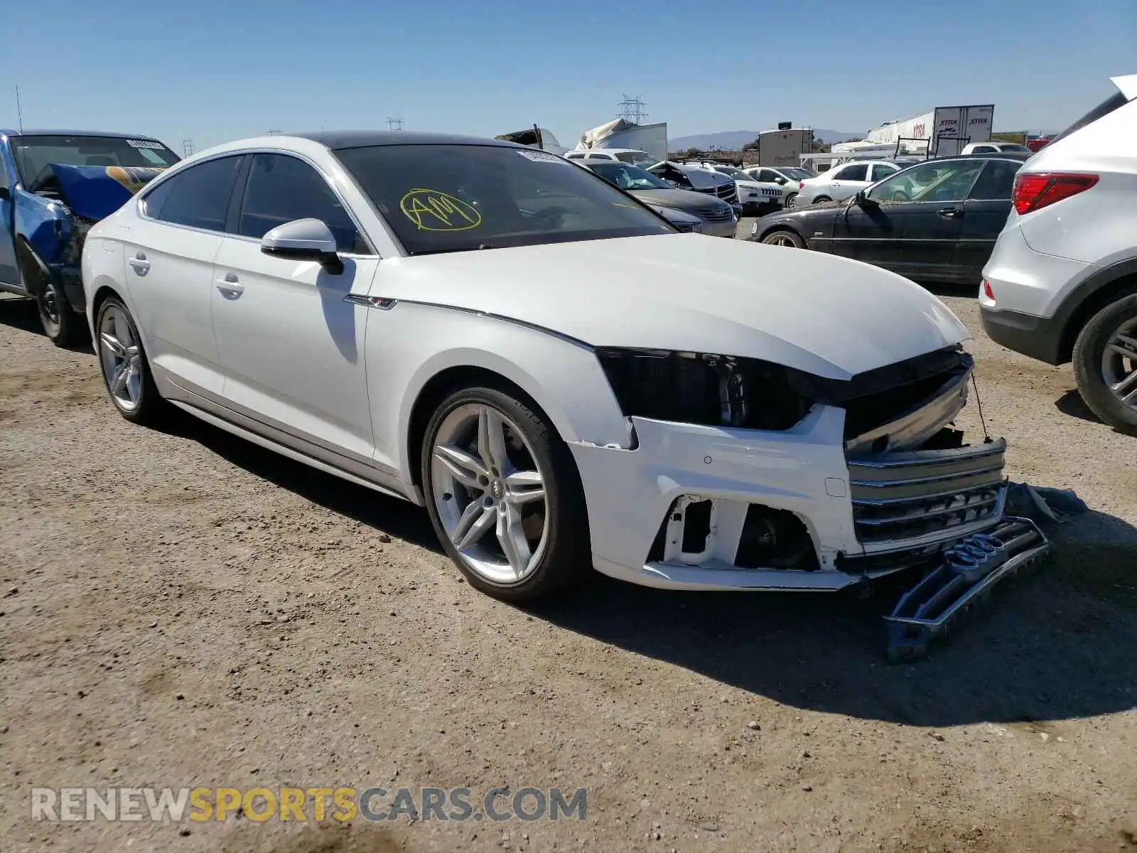 1 Фотография поврежденного автомобиля WAUENCF57KA011762 AUDI A5 2019