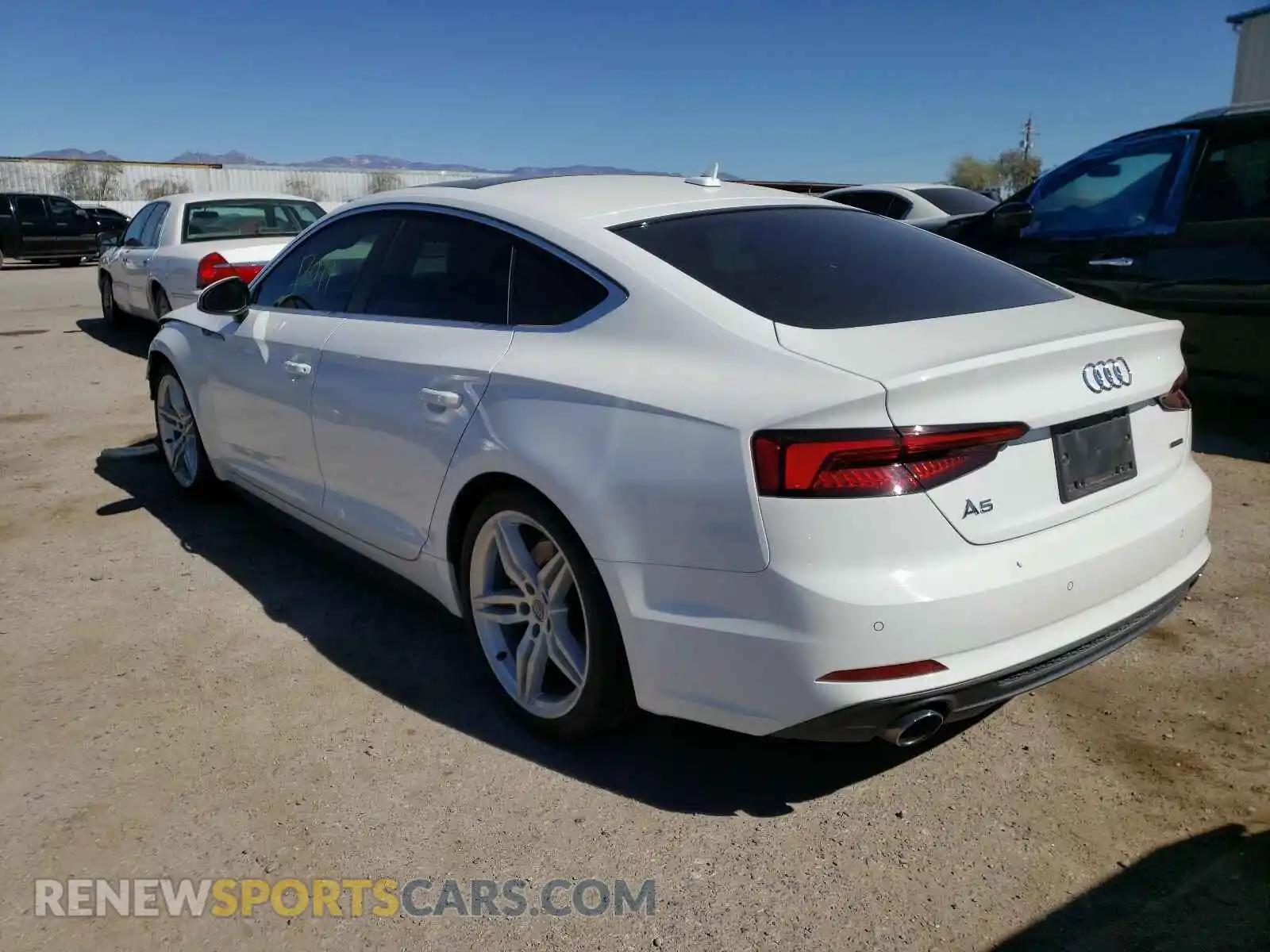 3 Фотография поврежденного автомобиля WAUENCF57KA011762 AUDI A5 2019