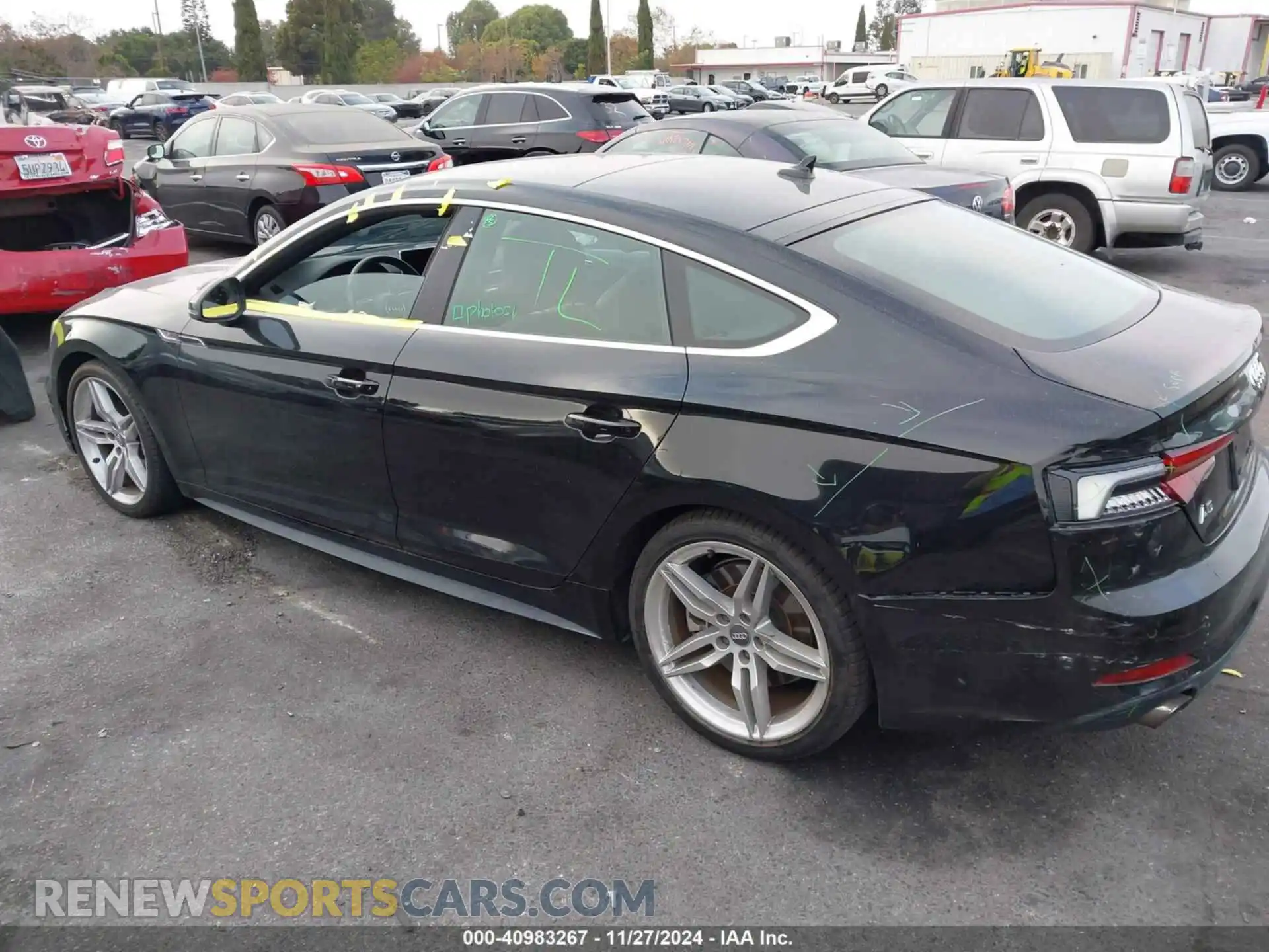 3 Фотография поврежденного автомобиля WAUENCF57KA079267 AUDI A5 2019