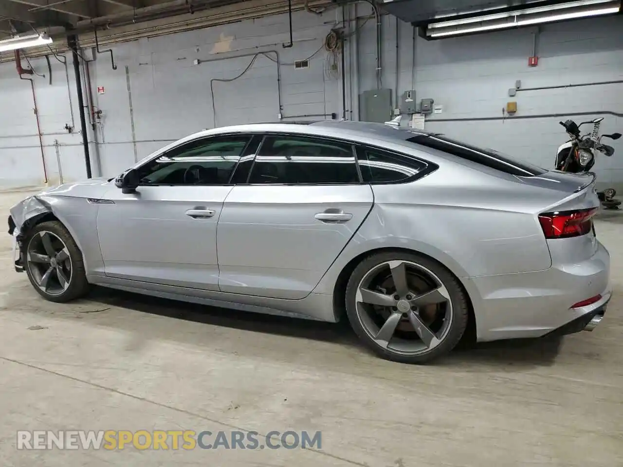 2 fotografías del automóvil dañado WAUFNCF56KA072055 AUDI A5 2019