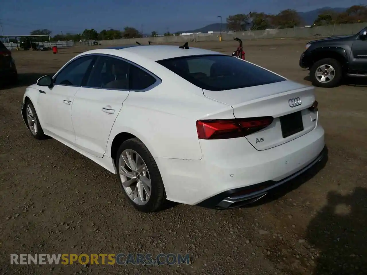 3 fotografías del automóvil dañado WAUABCF58MA001817 AUDI A5 2021