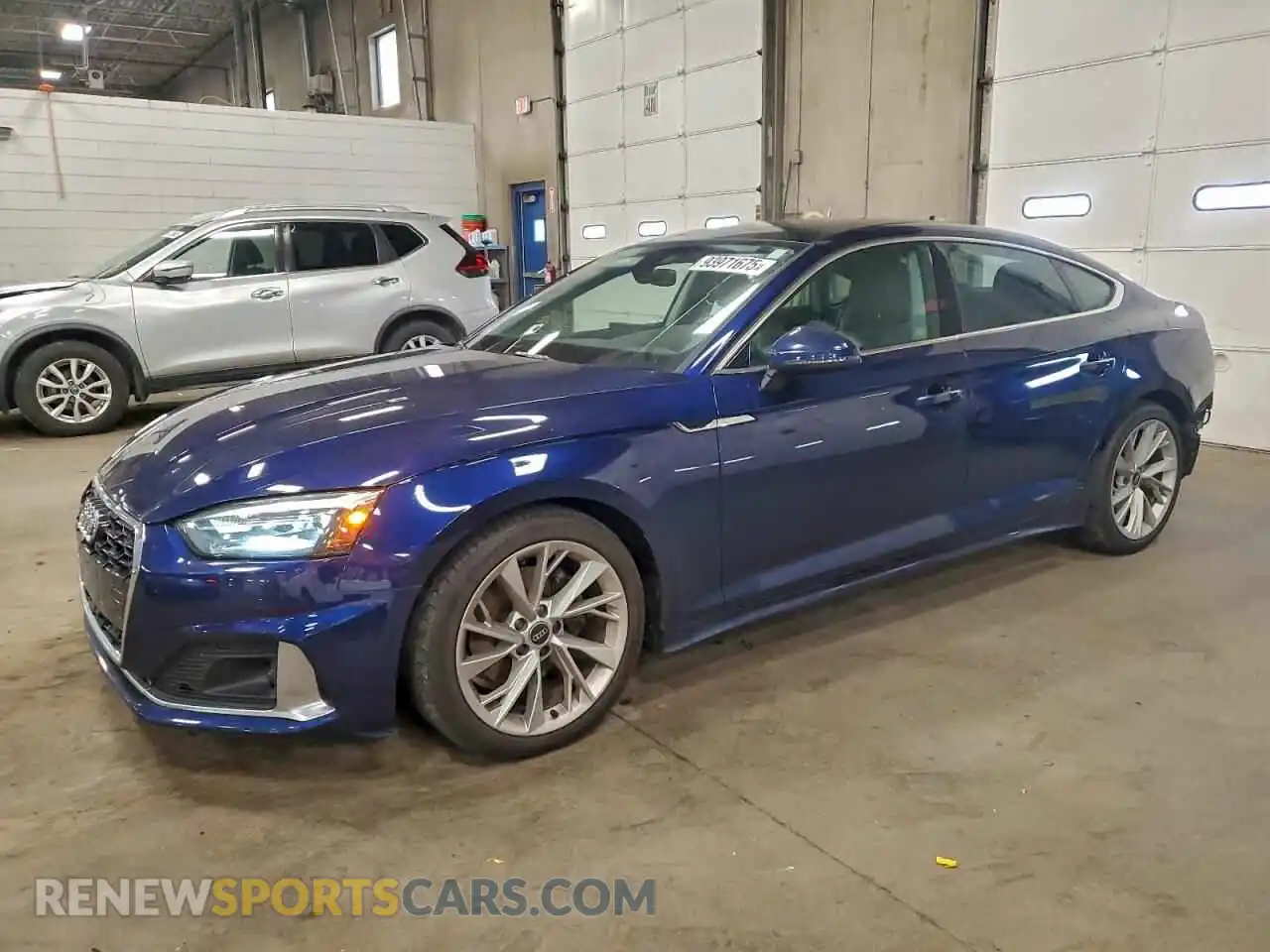 1 Фотография поврежденного автомобиля WAUABCF58MA037555 AUDI A5 2021