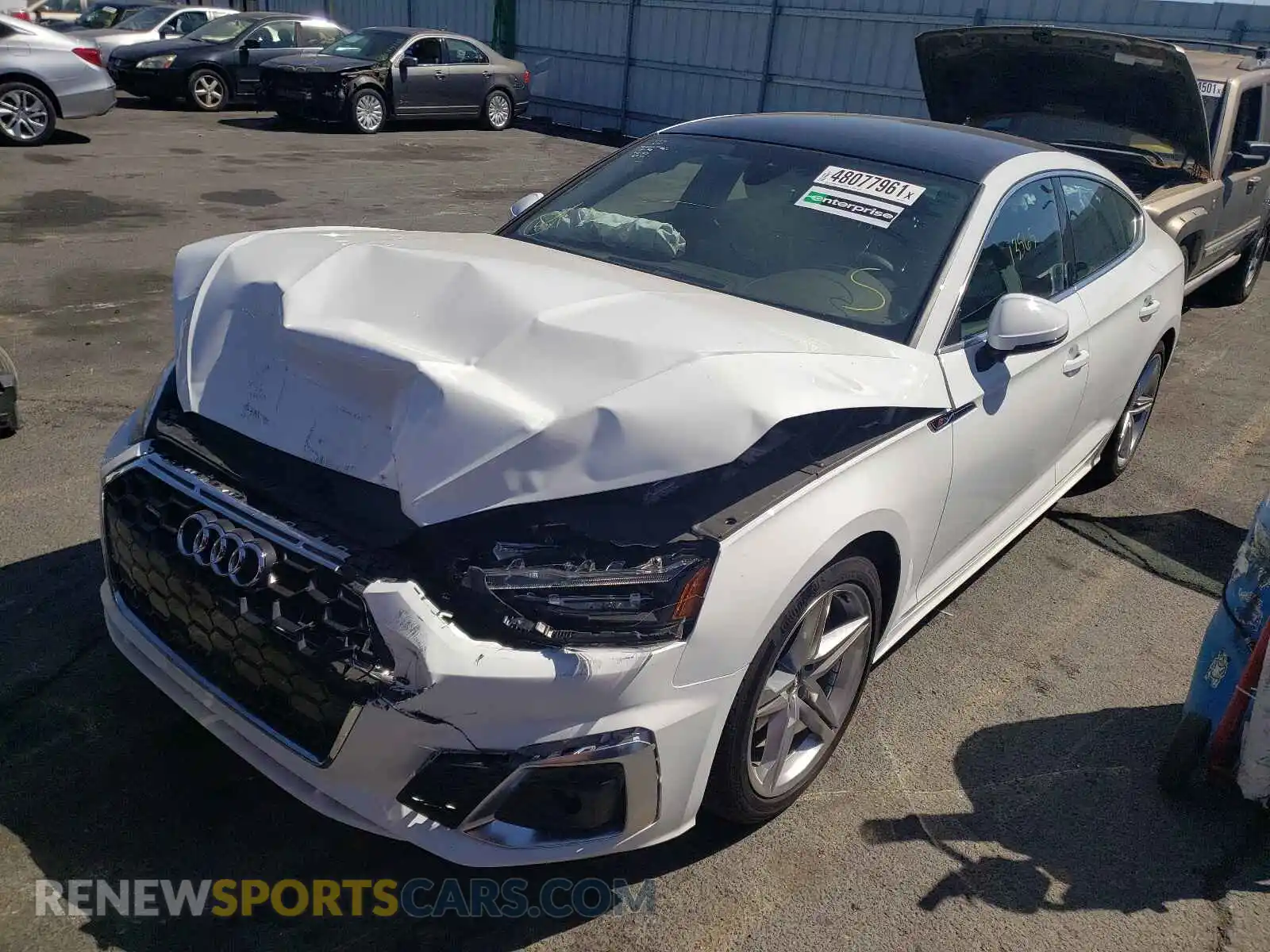 2 Фотография поврежденного автомобиля WAUDACF50MA010673 AUDI A5 2021