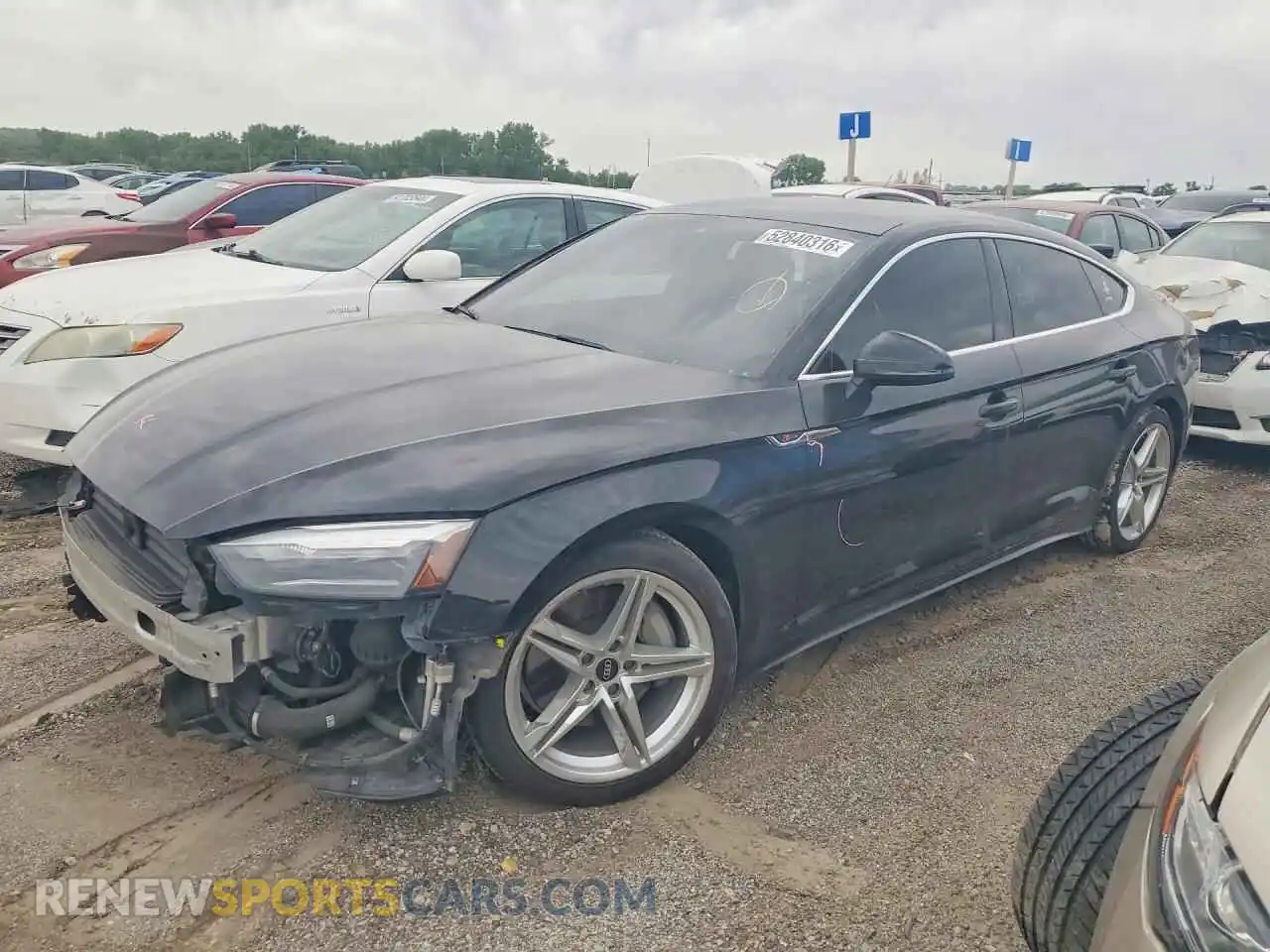 1 Фотография поврежденного автомобиля WAUDACF53MA039195 AUDI A5 2021