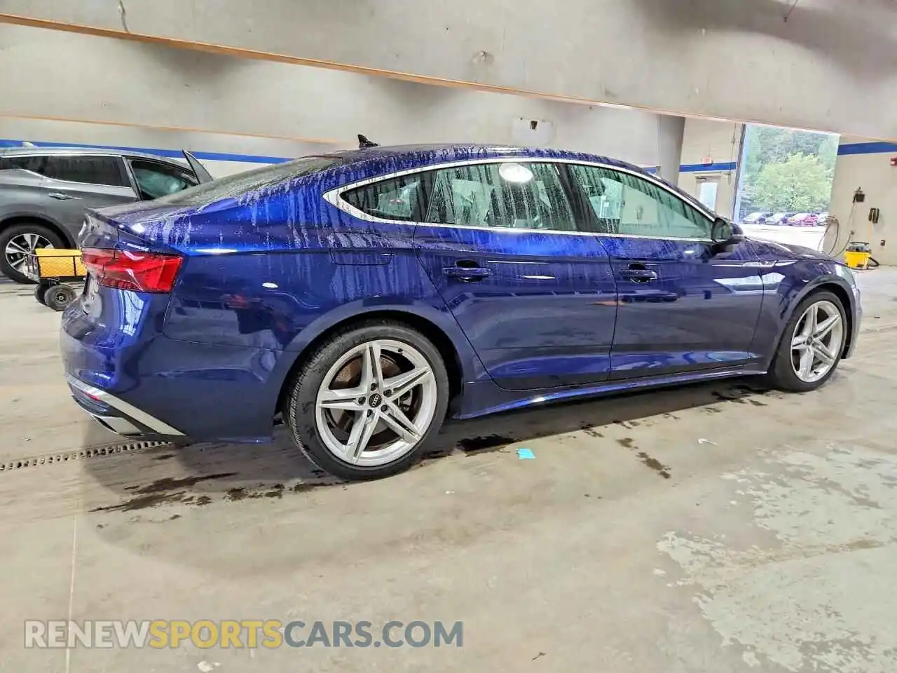 3 Photograph of a damaged car WAUFACF50MA041737 AUDI A5 2021