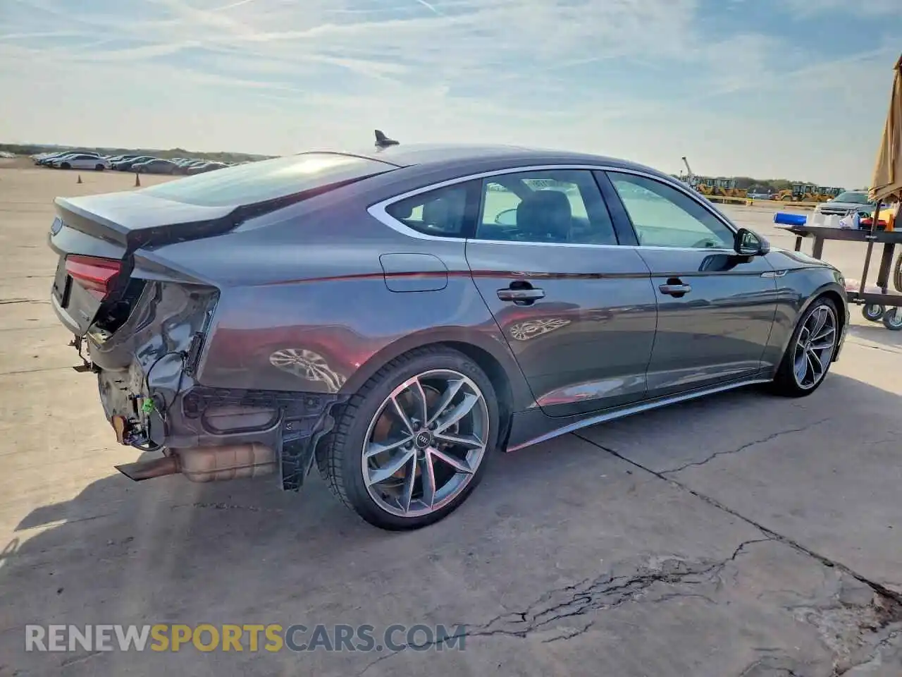 3 fotografías del automóvil dañado WAUFACF58MA050458 AUDI A5 2021