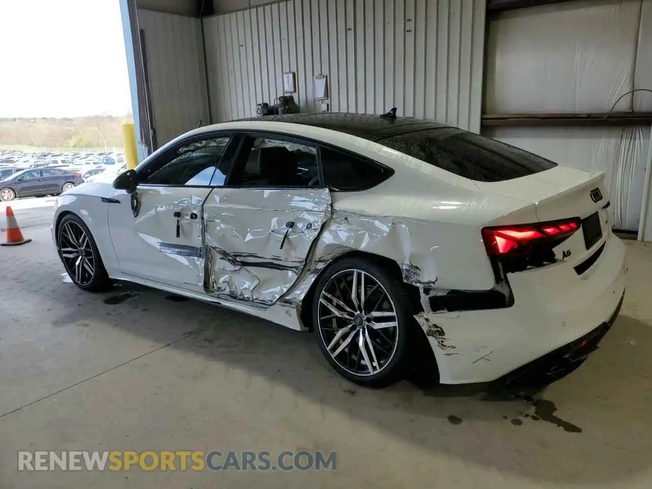 2 Photograph of a damaged car WAUFACF5XMA050168 AUDI A5 2021