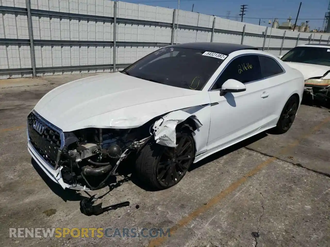 2 fotografías del automóvil dañado WAUSAAF55MA013533 AUDI A5 2021