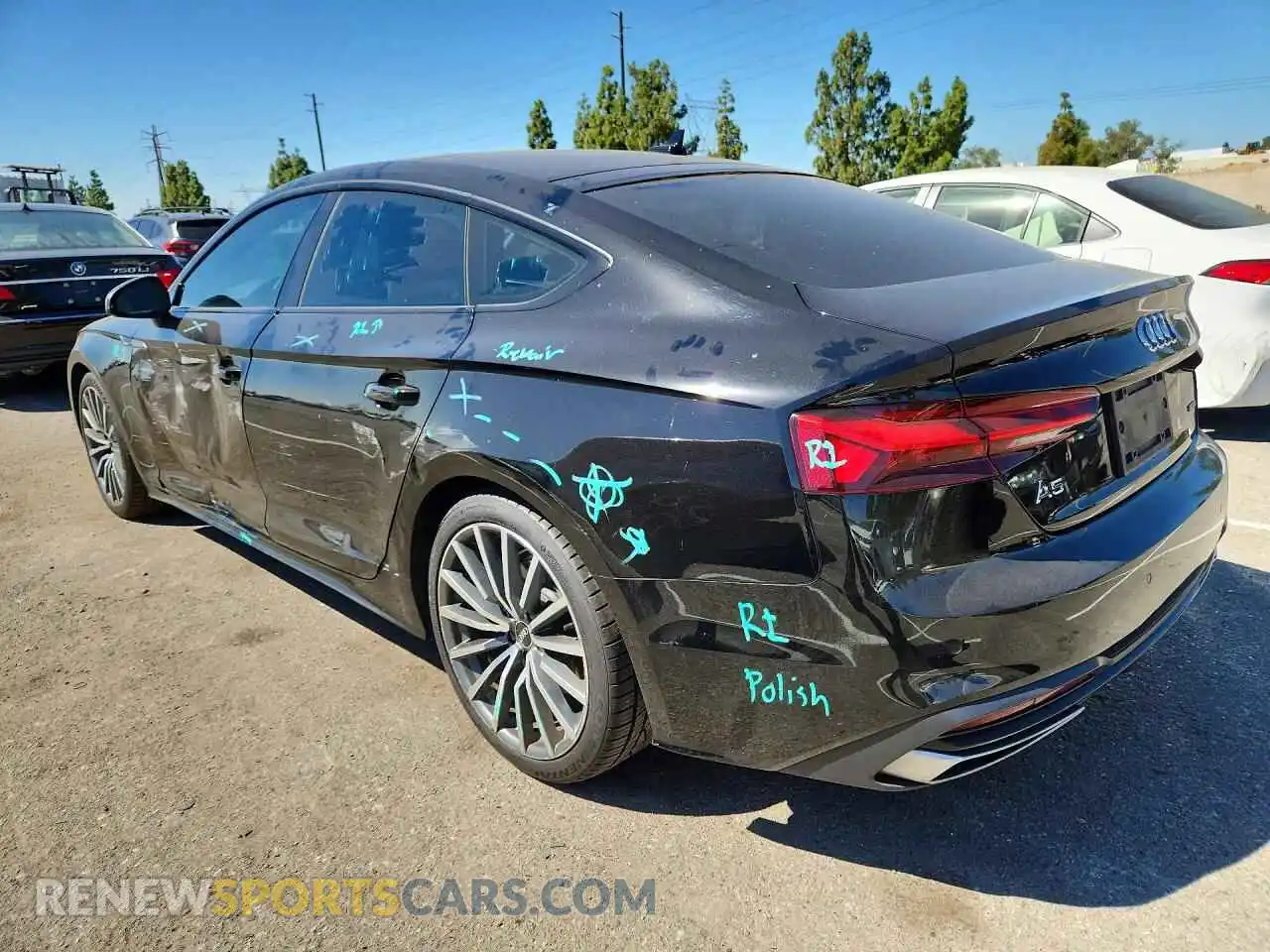 2 fotografías del automóvil dañado WAUCBCF52NA029512 AUDI A5 2022
