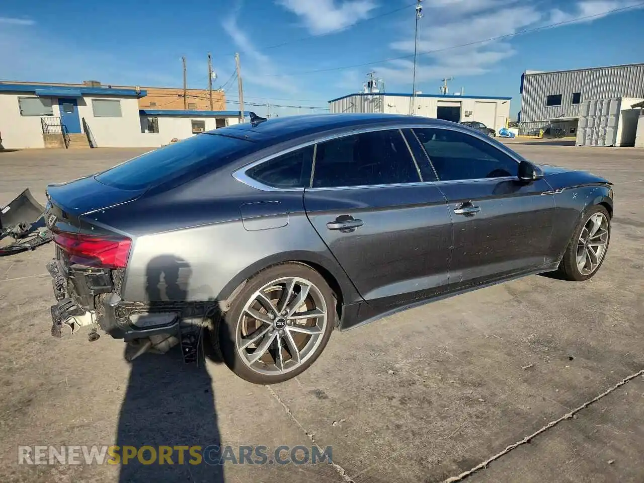 3 fotografías del automóvil dañado WAUFACF55NA022781 AUDI A5 2022