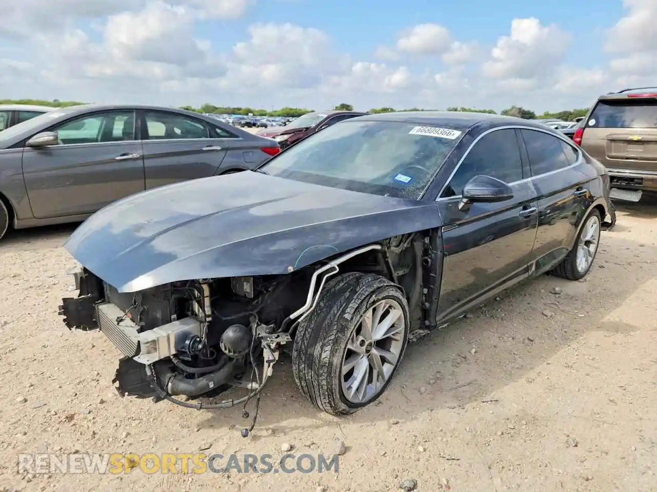 1 Фотография поврежденного автомобиля WAUCBCF50PA035800 AUDI A5 2023