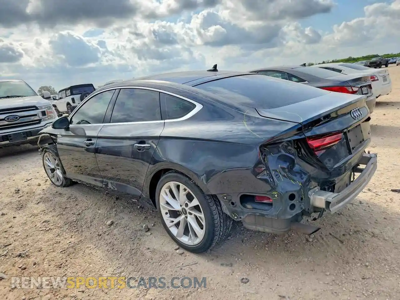 2 Фотография поврежденного автомобиля WAUCBCF50PA035800 AUDI A5 2023