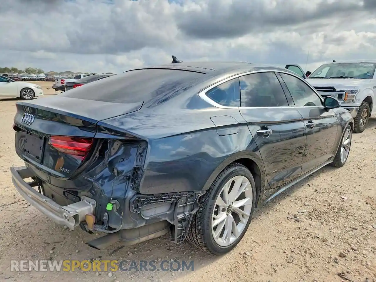 3 Фотография поврежденного автомобиля WAUCBCF50PA035800 AUDI A5 2023