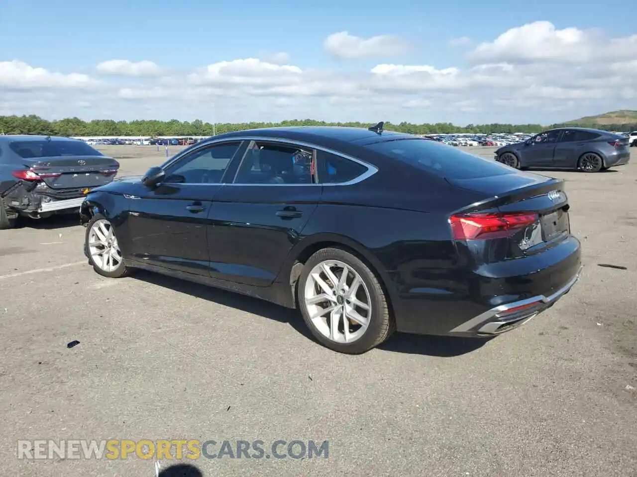 2 fotografías del automóvil dañado WAUDACF5XPA050019 AUDI A5 2023