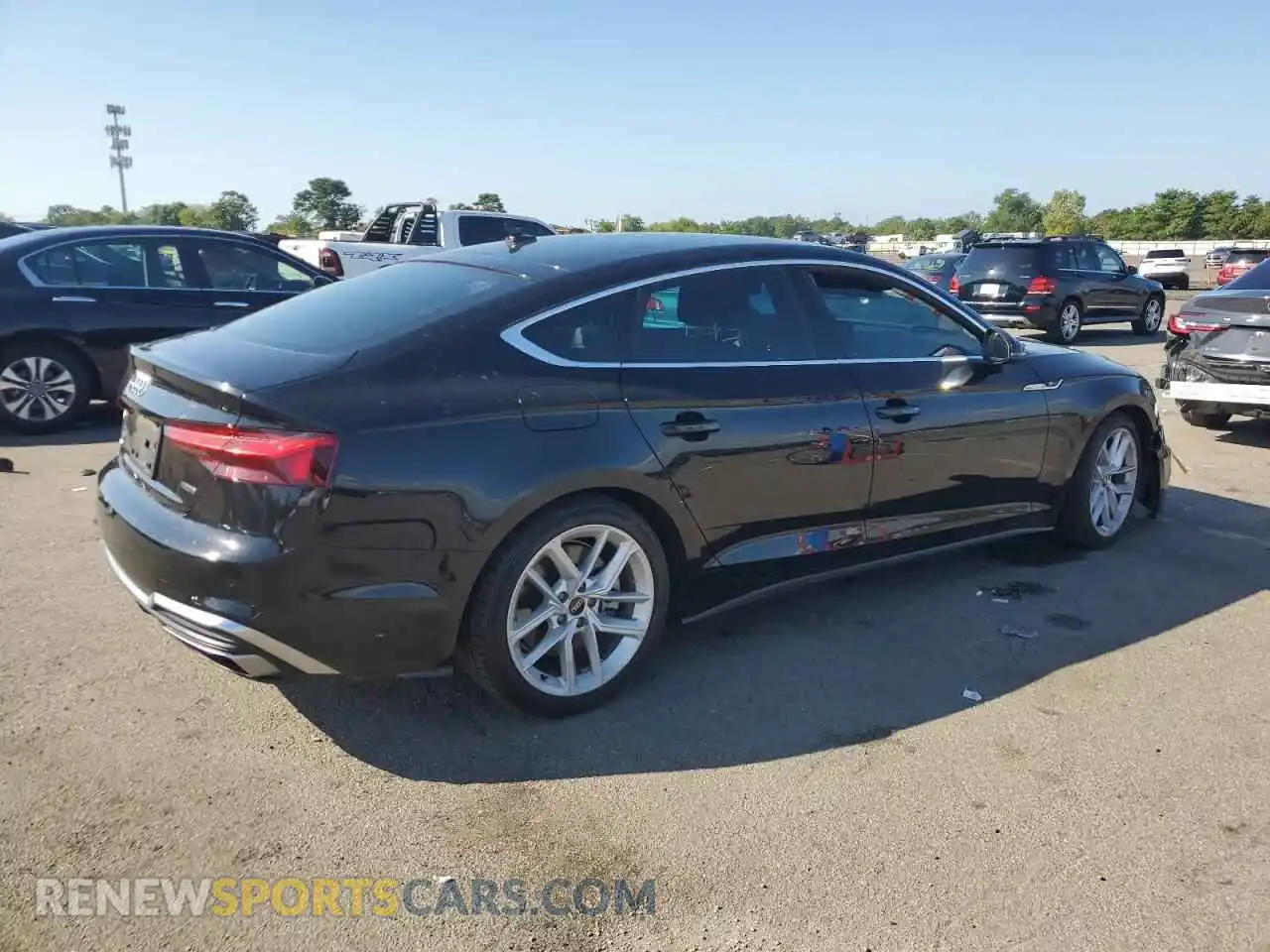3 fotografías del automóvil dañado WAUDACF5XPA050019 AUDI A5 2023