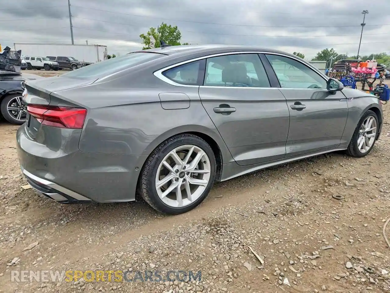 3 fotografías del automóvil dañado WAUEACF5XPA042006 AUDI A5 2023