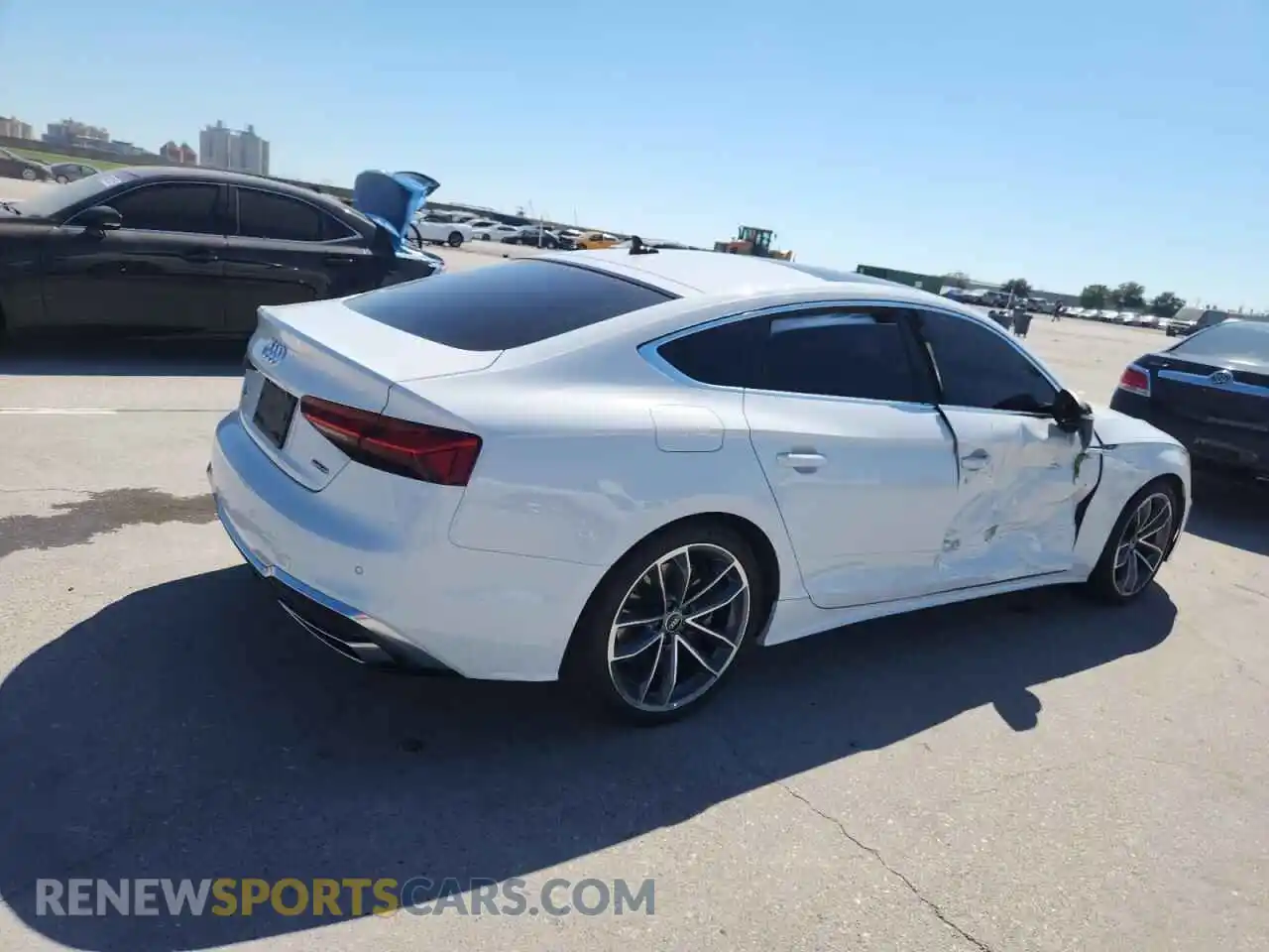 3 Фотография поврежденного автомобиля WAUFACF57PA064498 AUDI A5 2023