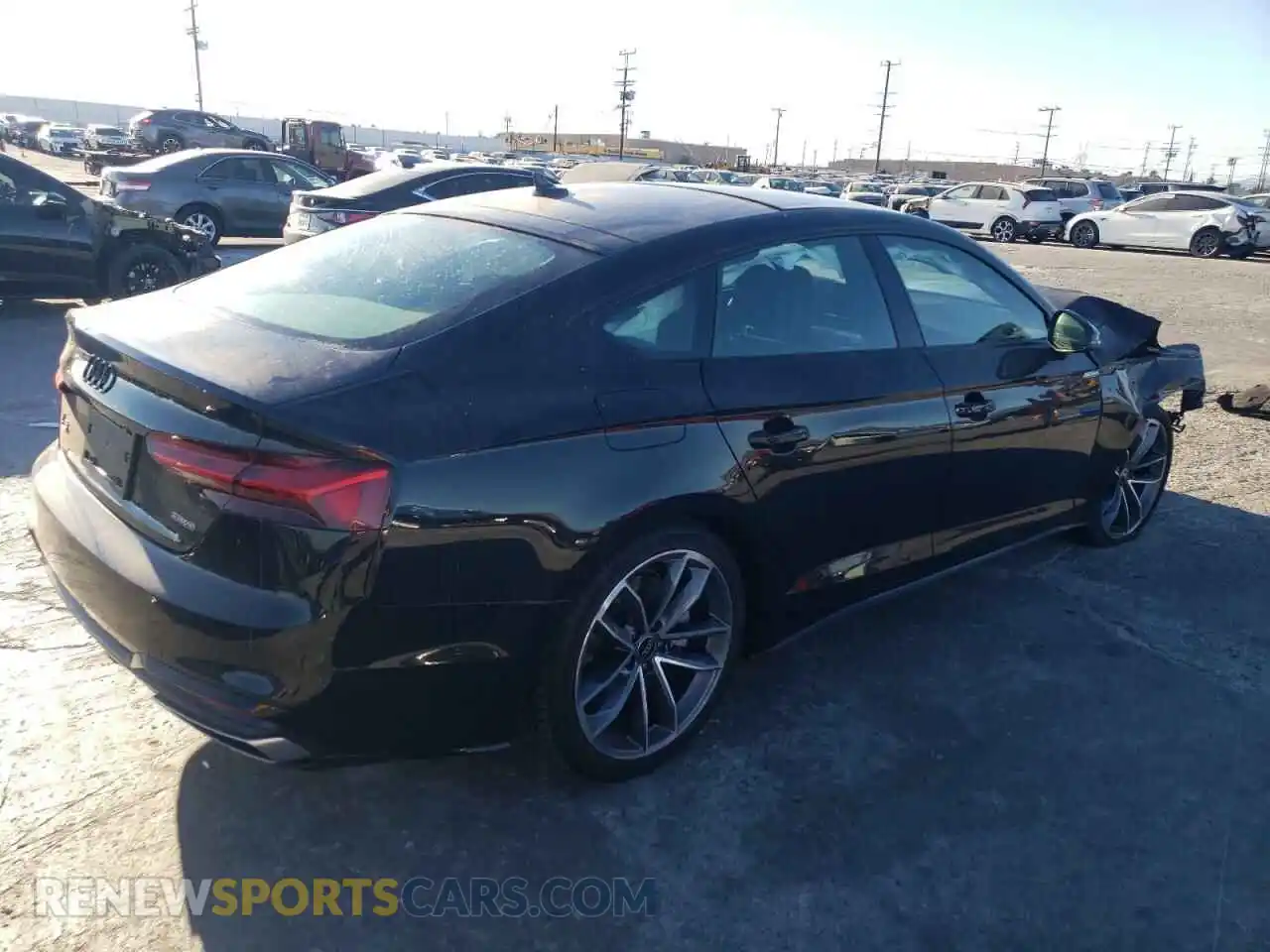 3 fotografías del automóvil dañado WAUDACF50RA092458 AUDI A5 2024