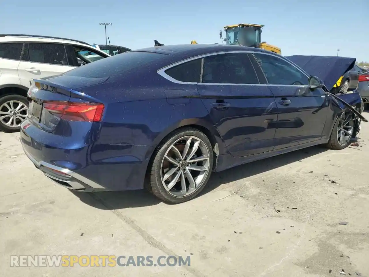 3 fotografías del automóvil dañado WAUEACF51RA122846 AUDI A5 2024