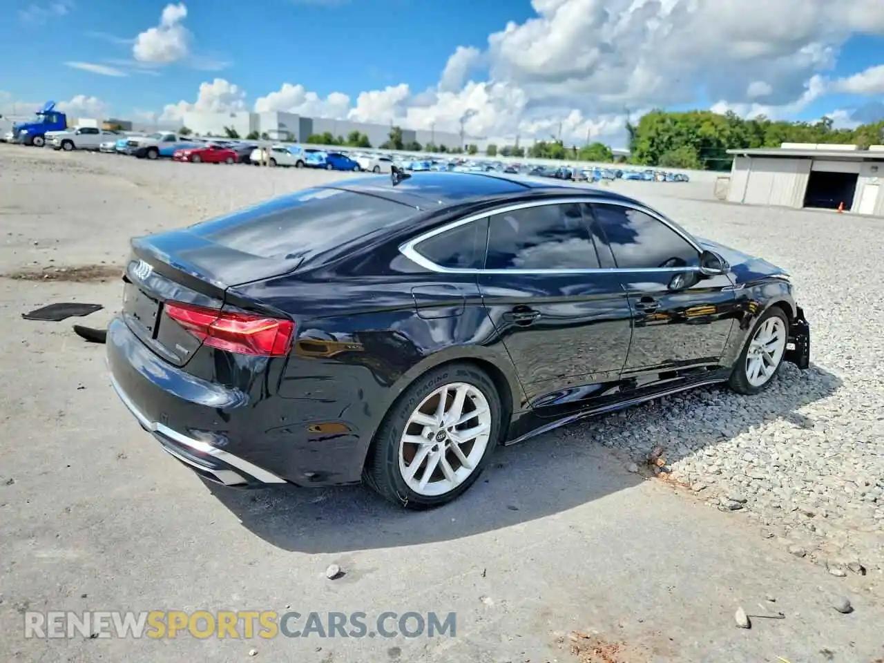 3 fotografías del automóvil dañado WAUFACF57RA013327 AUDI A5 2024