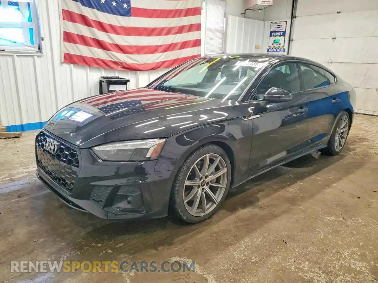 1 Фотография поврежденного автомобиля WAUDACF50SA008063 AUDI A5 2025