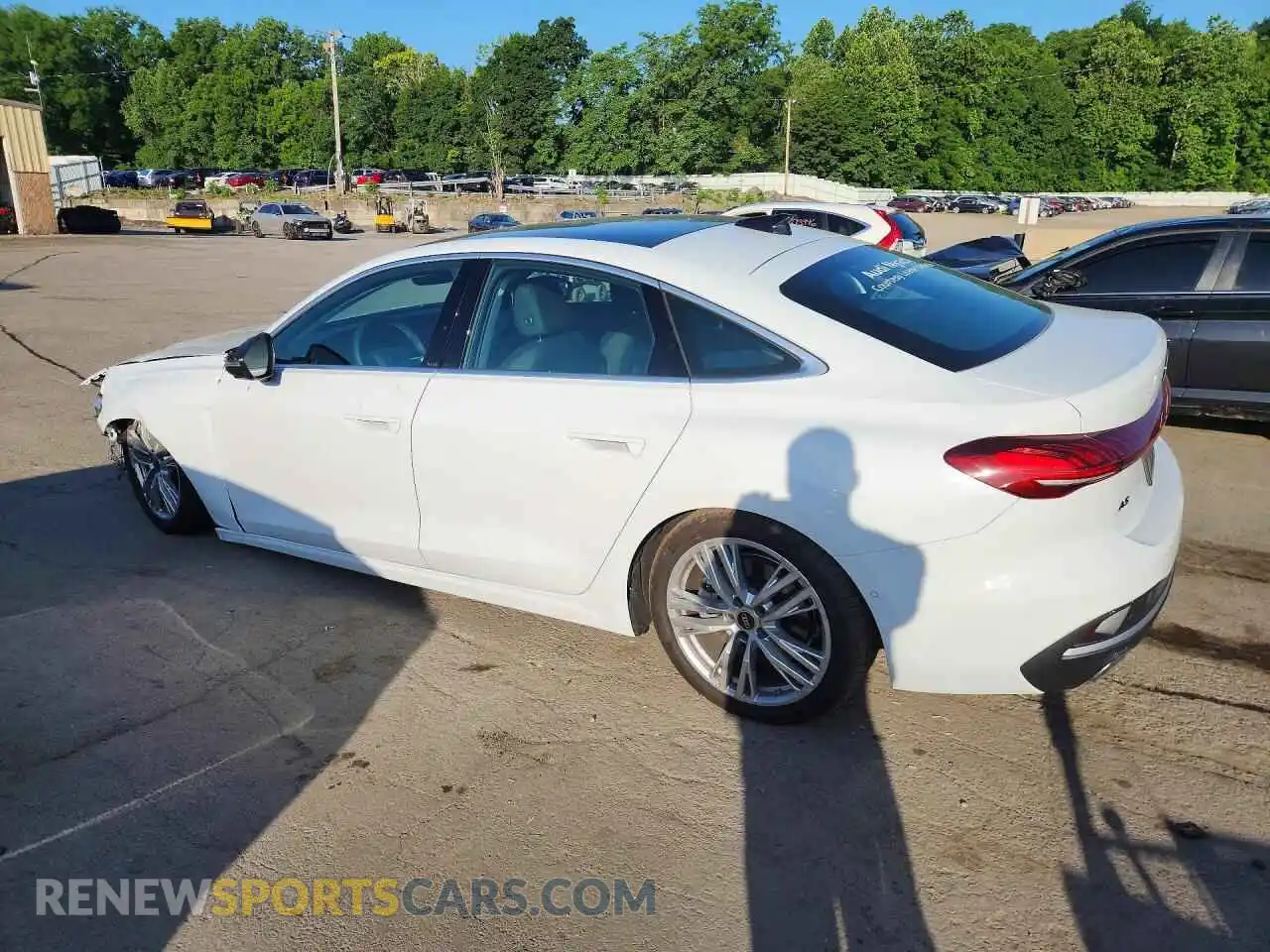 2 fotografías del automóvil dañado WAU1ACFU1TN016144 AUDI A5 2026