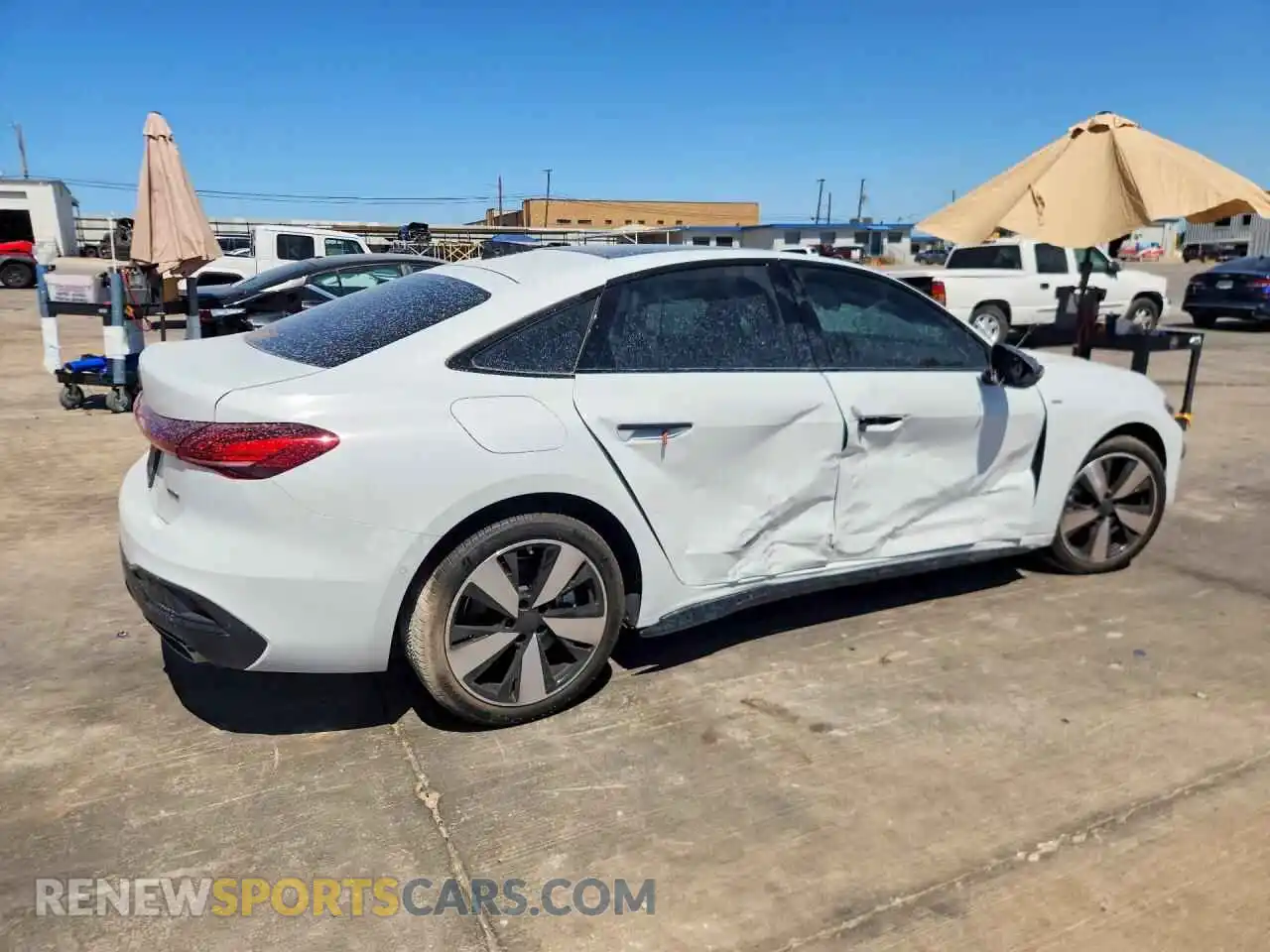 3 fotografías del automóvil dañado WAU5ACFU0TN002513 AUDI A5 2026