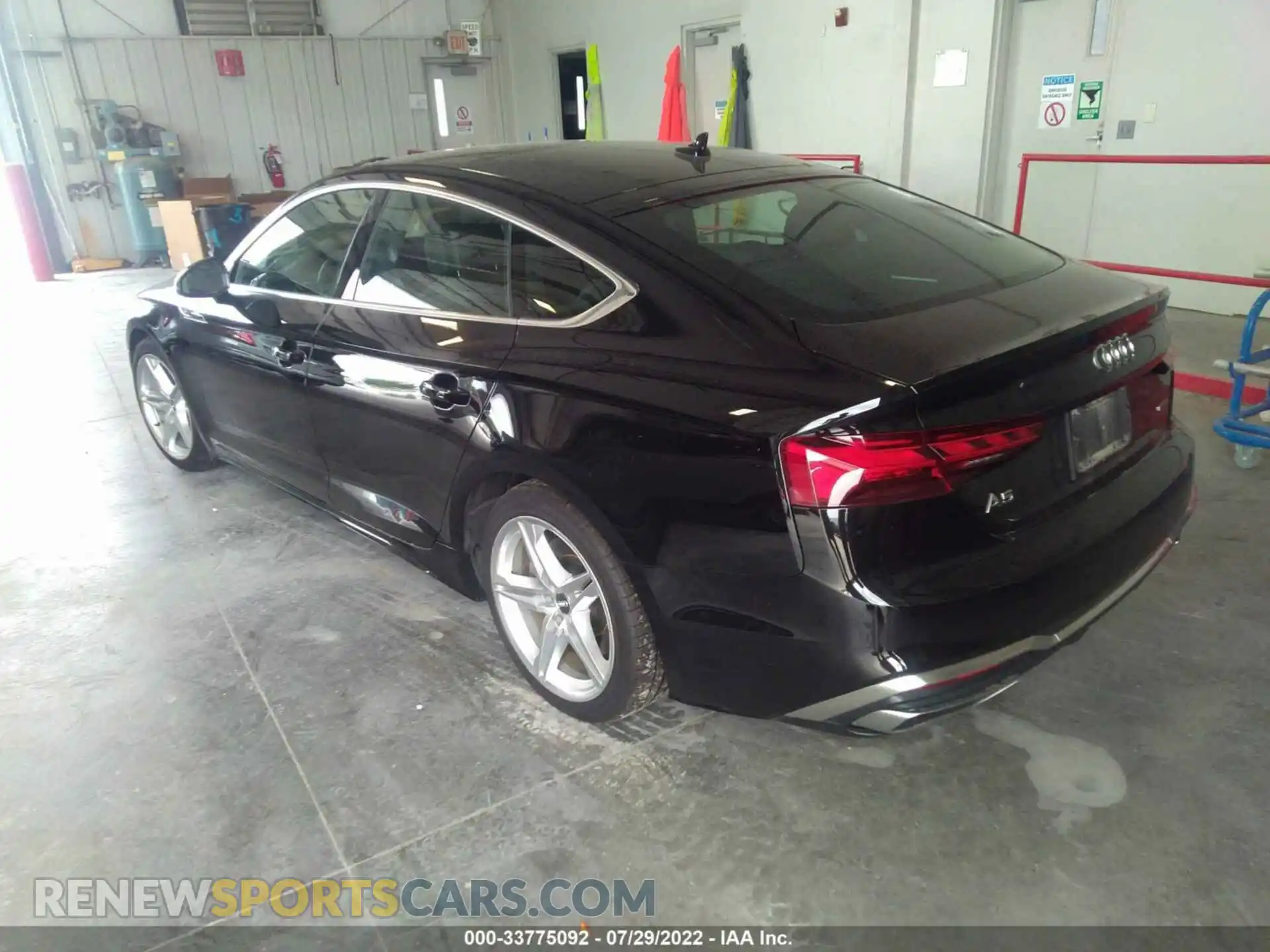 3 fotografías del automóvil dañado WAUDACF55MA011463 AUDI A5 SPORTBACK 2021