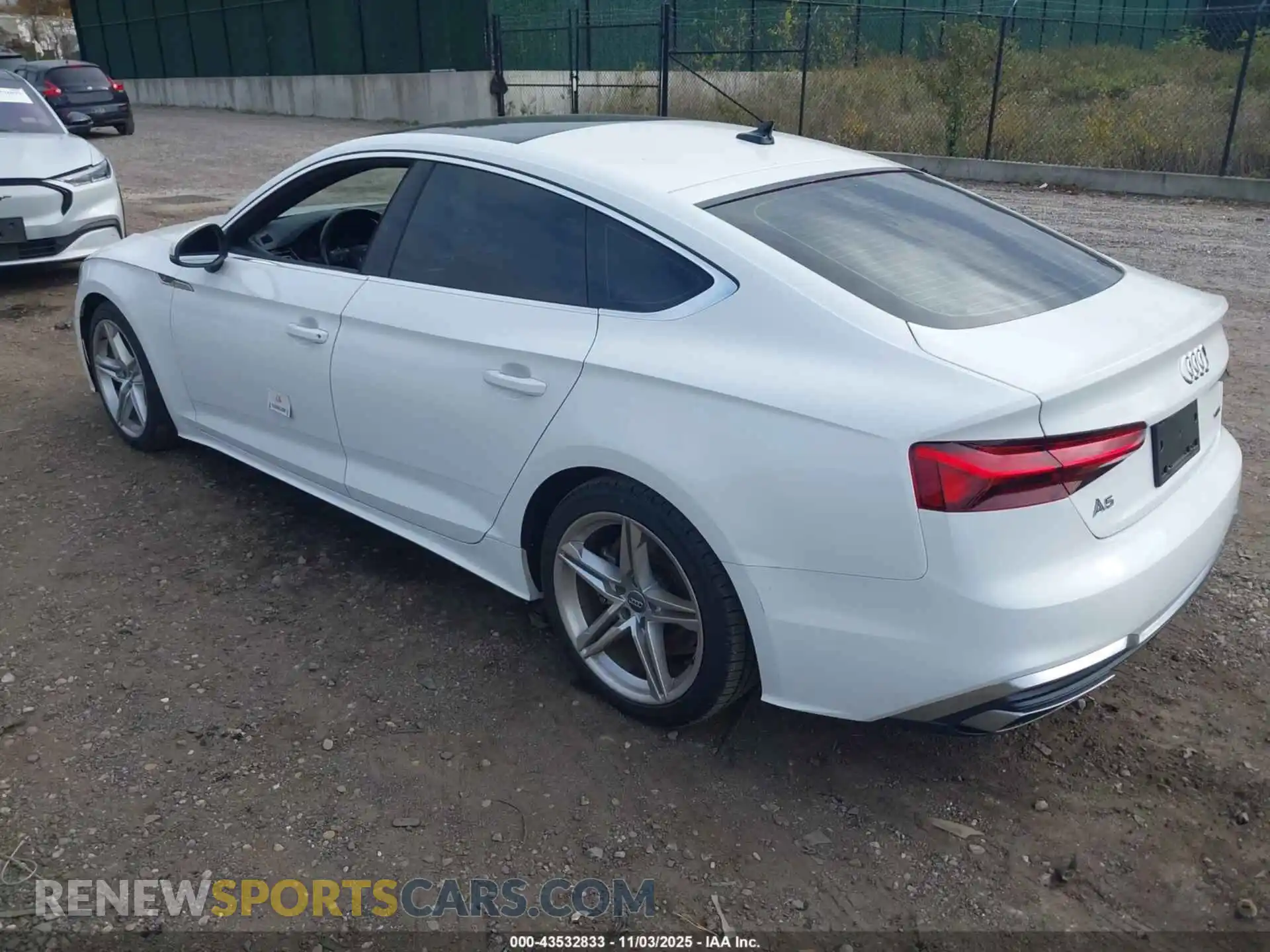 3 Photograph of a damaged car WAUDACF56MA021368 AUDI A5 SPORTBACK 2021