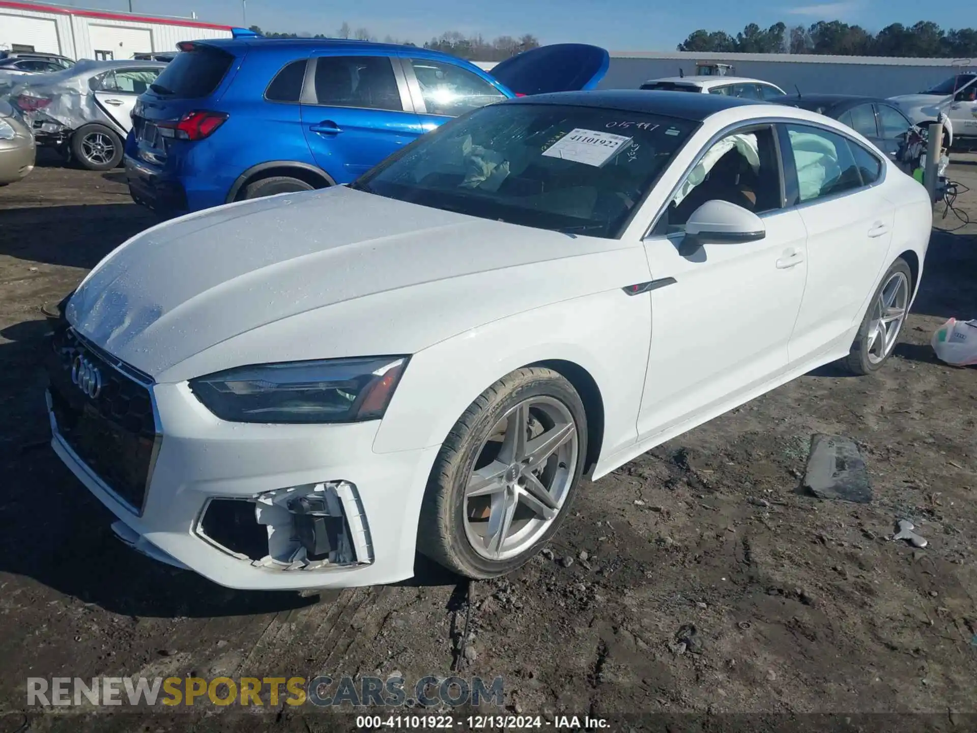 2 Фотография поврежденного автомобиля WAUDACF57MA015997 AUDI A5 SPORTBACK 2021