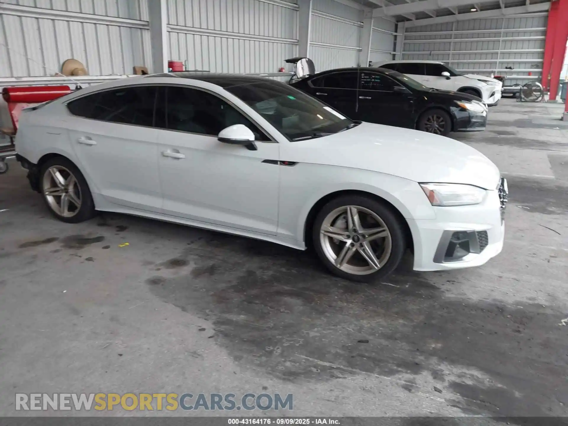 1 Photograph of a damaged car WAUDACF57MA044531 AUDI A5 SPORTBACK 2021