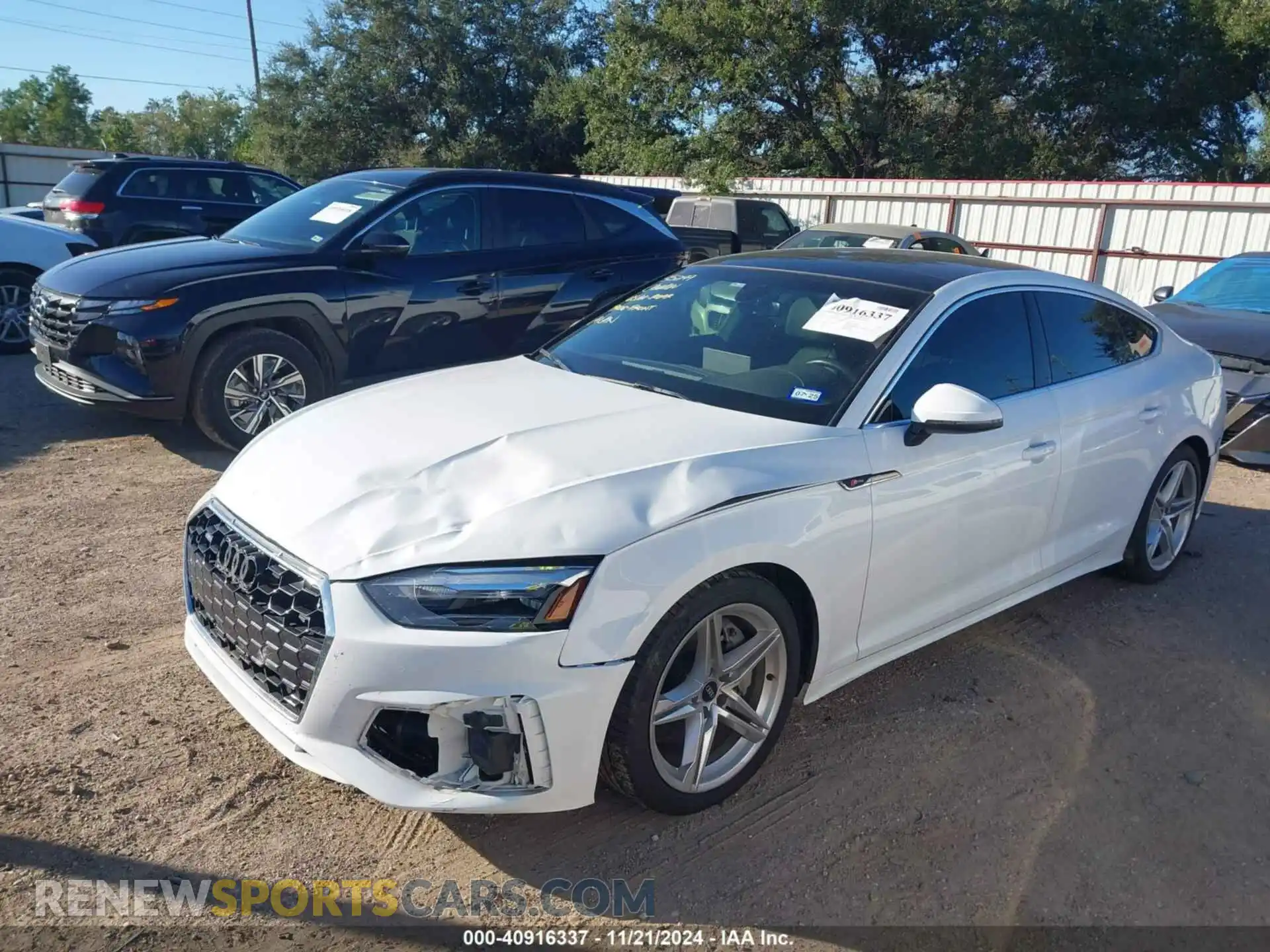 2 Фотография поврежденного автомобиля WAUDACF58MA047339 AUDI A5 SPORTBACK 2021