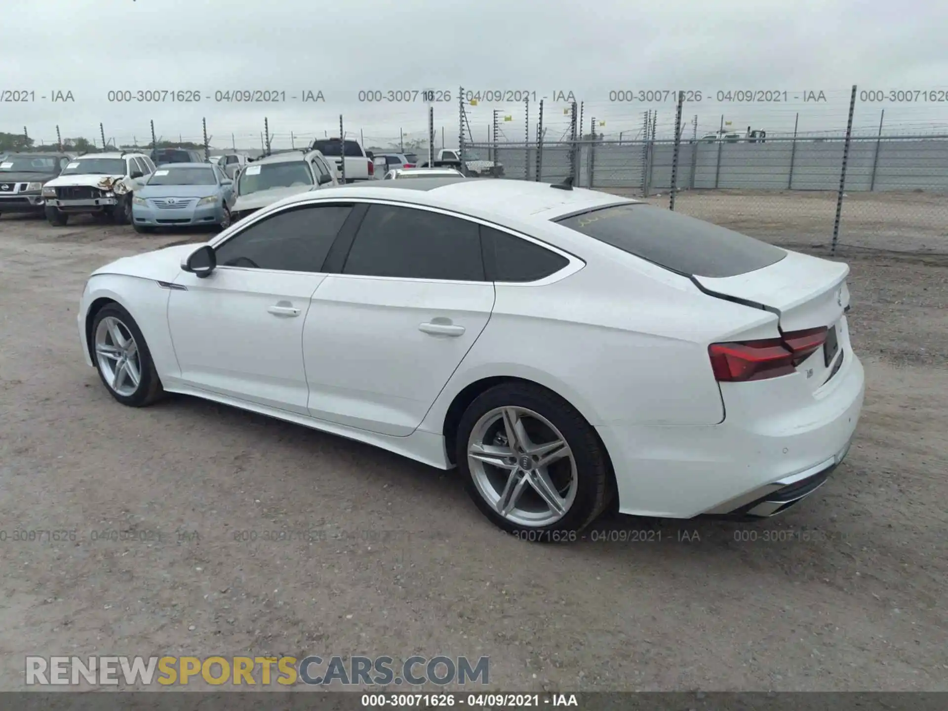 3 Фотография поврежденного автомобиля WAUDACF59MA008372 AUDI A5 SPORTBACK 2021