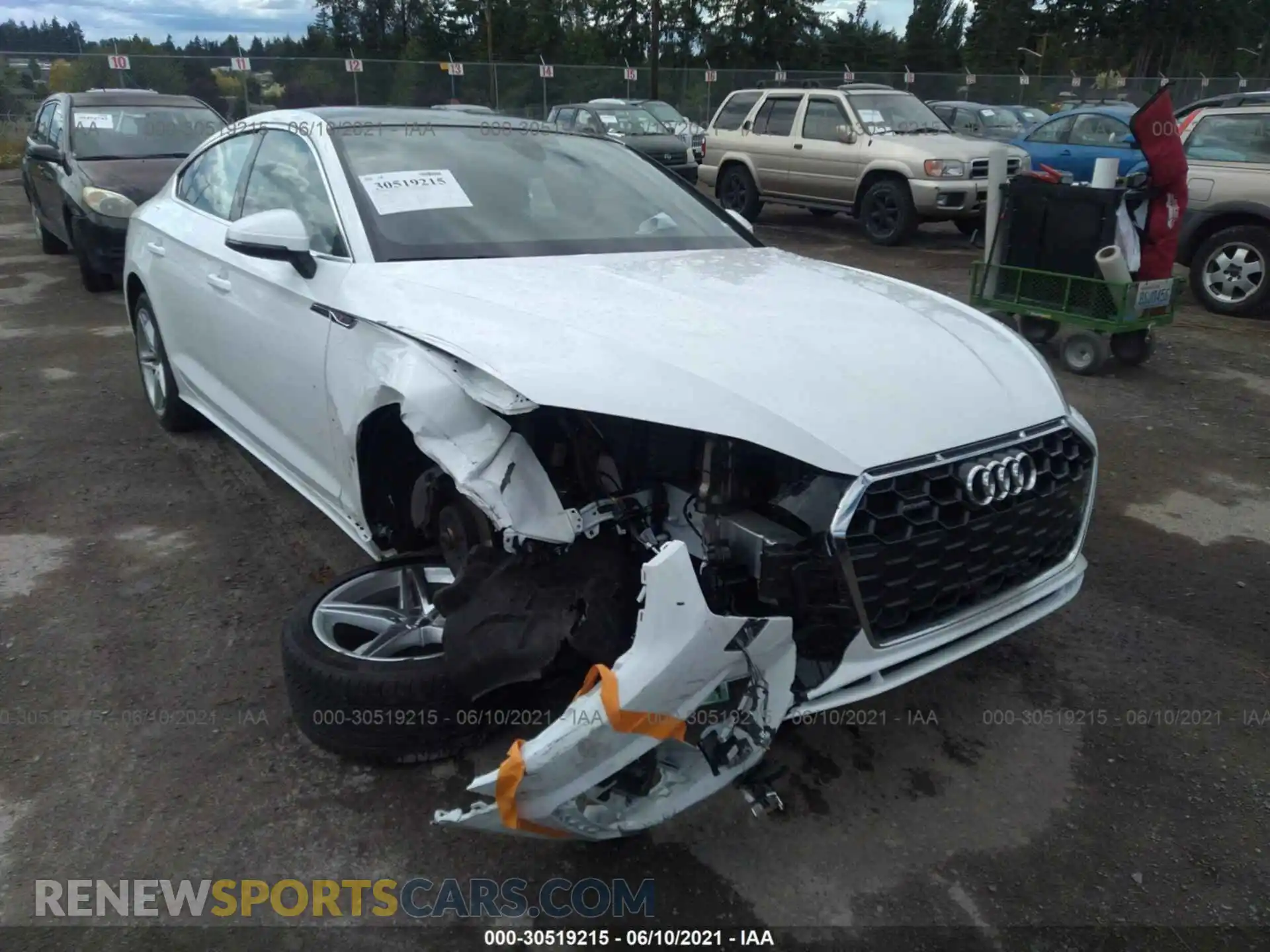 1 Фотография поврежденного автомобиля WAUDACF59MA021011 AUDI A5 SPORTBACK 2021