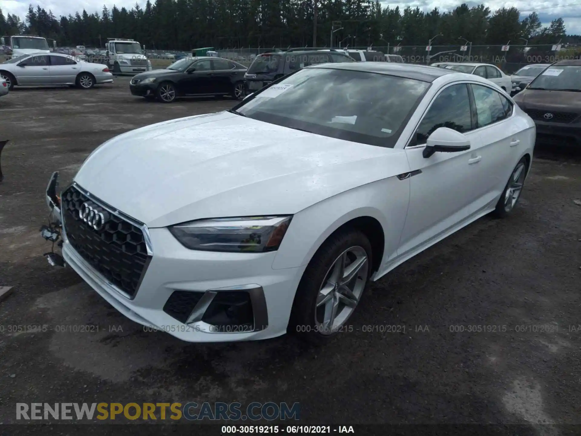 2 Фотография поврежденного автомобиля WAUDACF59MA021011 AUDI A5 SPORTBACK 2021