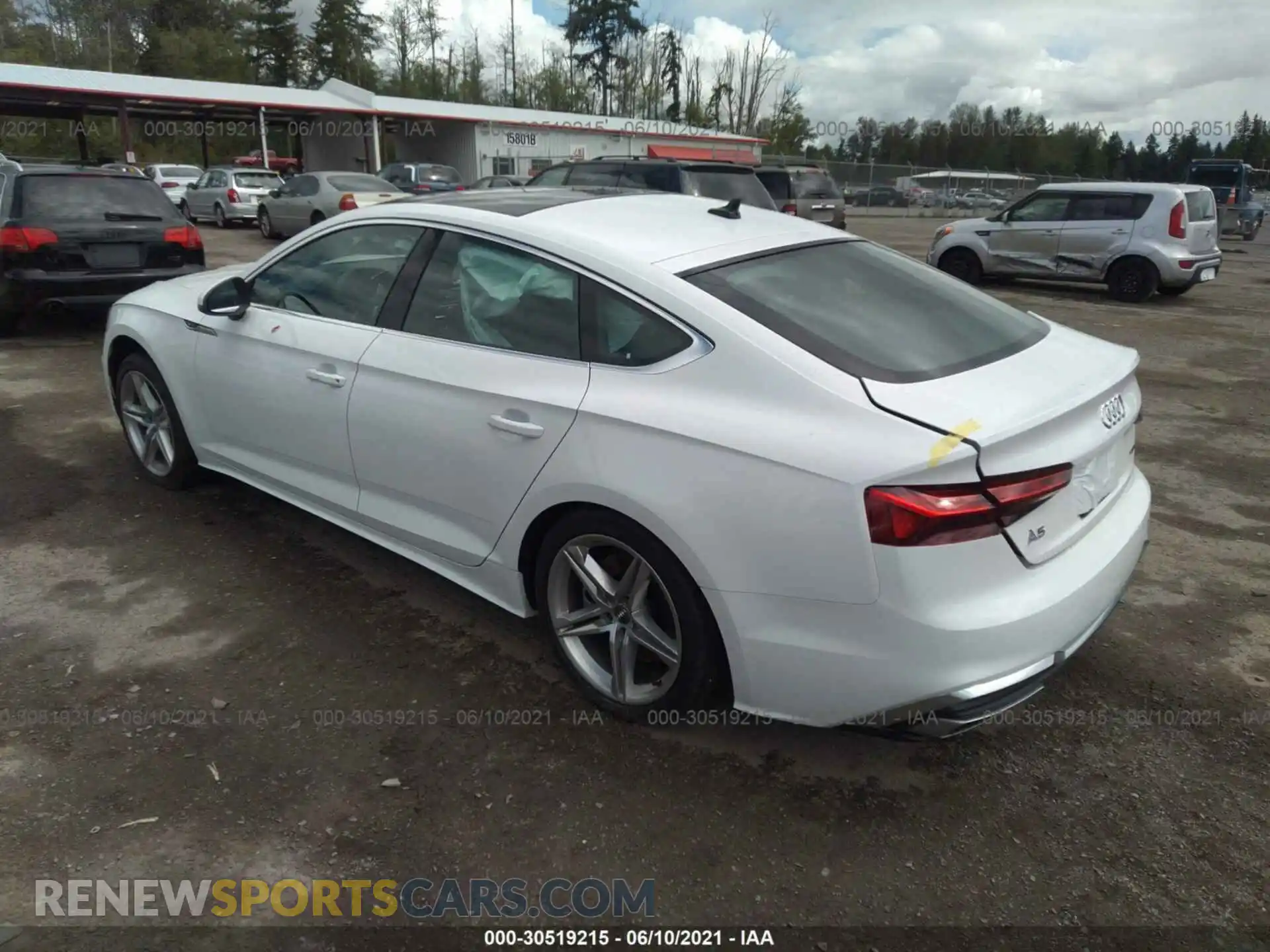 3 Фотография поврежденного автомобиля WAUDACF59MA021011 AUDI A5 SPORTBACK 2021