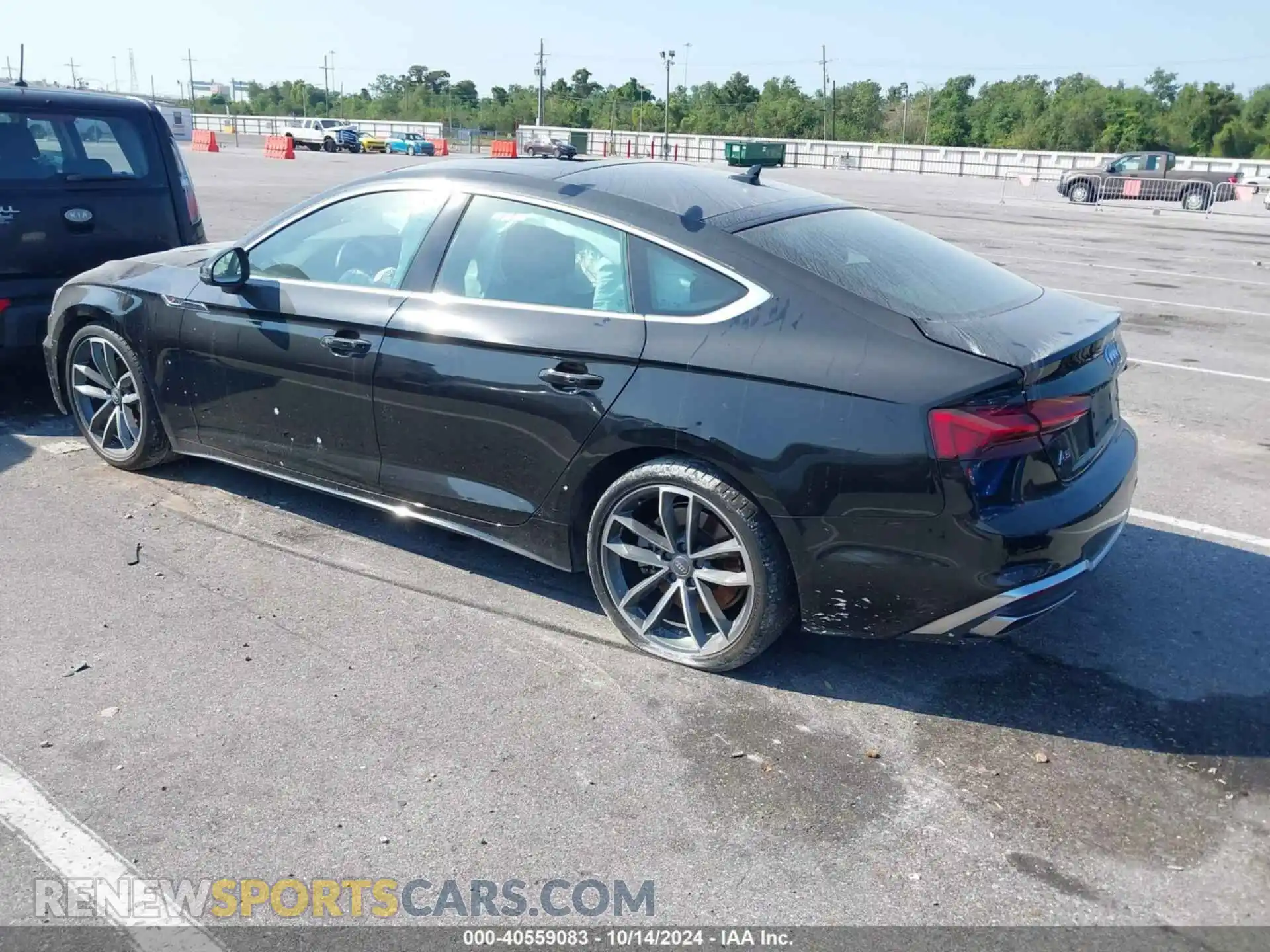 3 Photograph of a damaged car WAUFACF50MA005157 AUDI A5 SPORTBACK 2021